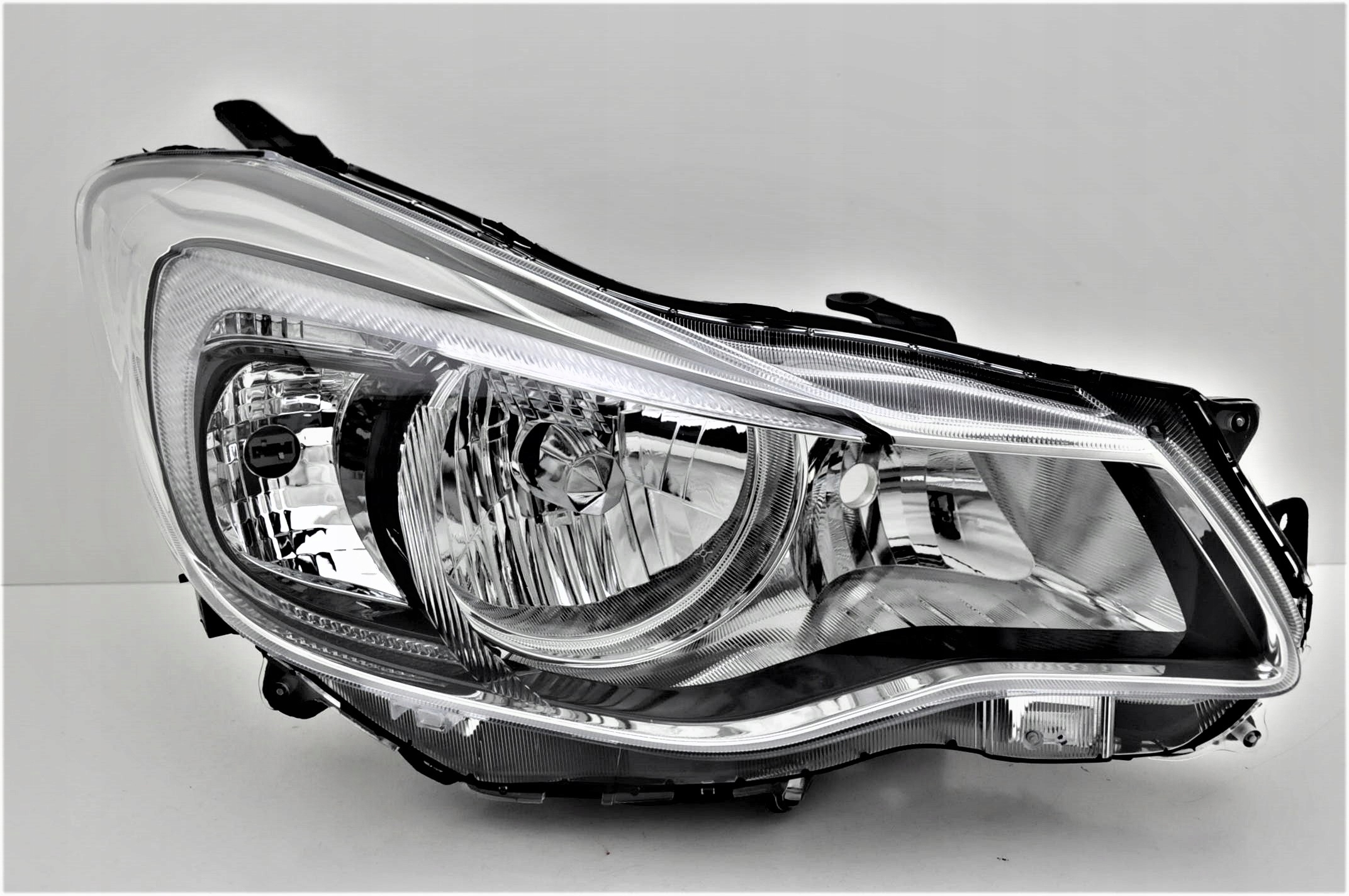 SUBARU IMPREZA XV 2016- REFLEKTORY KOMPLET XENON ^ Typ samochodu Samochody osobowe