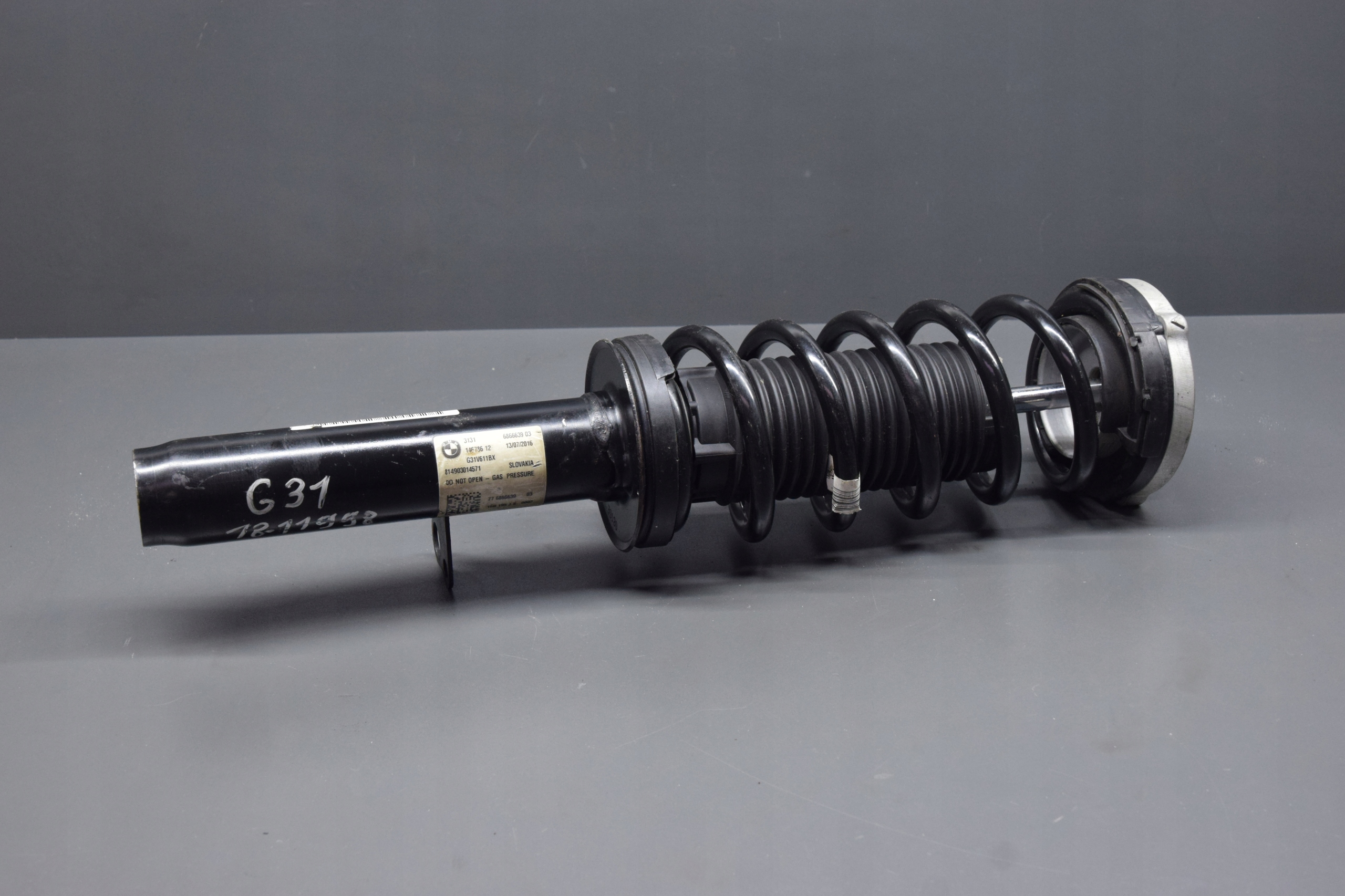 shock absorber left front BMW 5 G30 G31 4x4 4566km