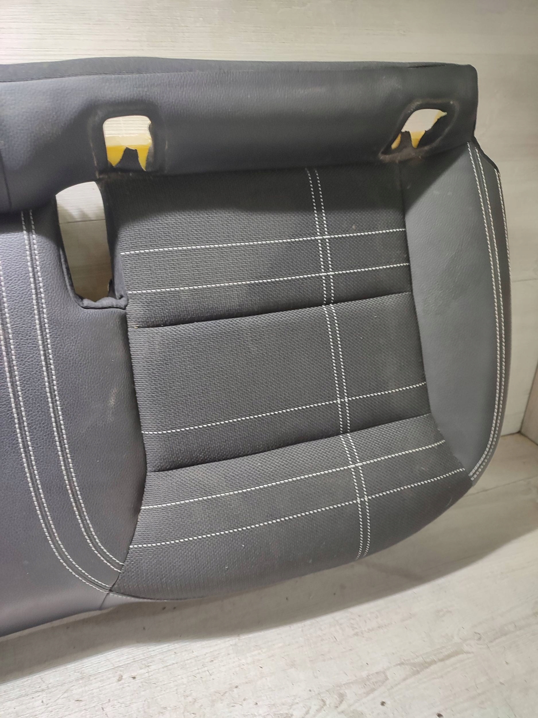 Mercedes-Benz GLA W156 2015 side kanapy siedzisko