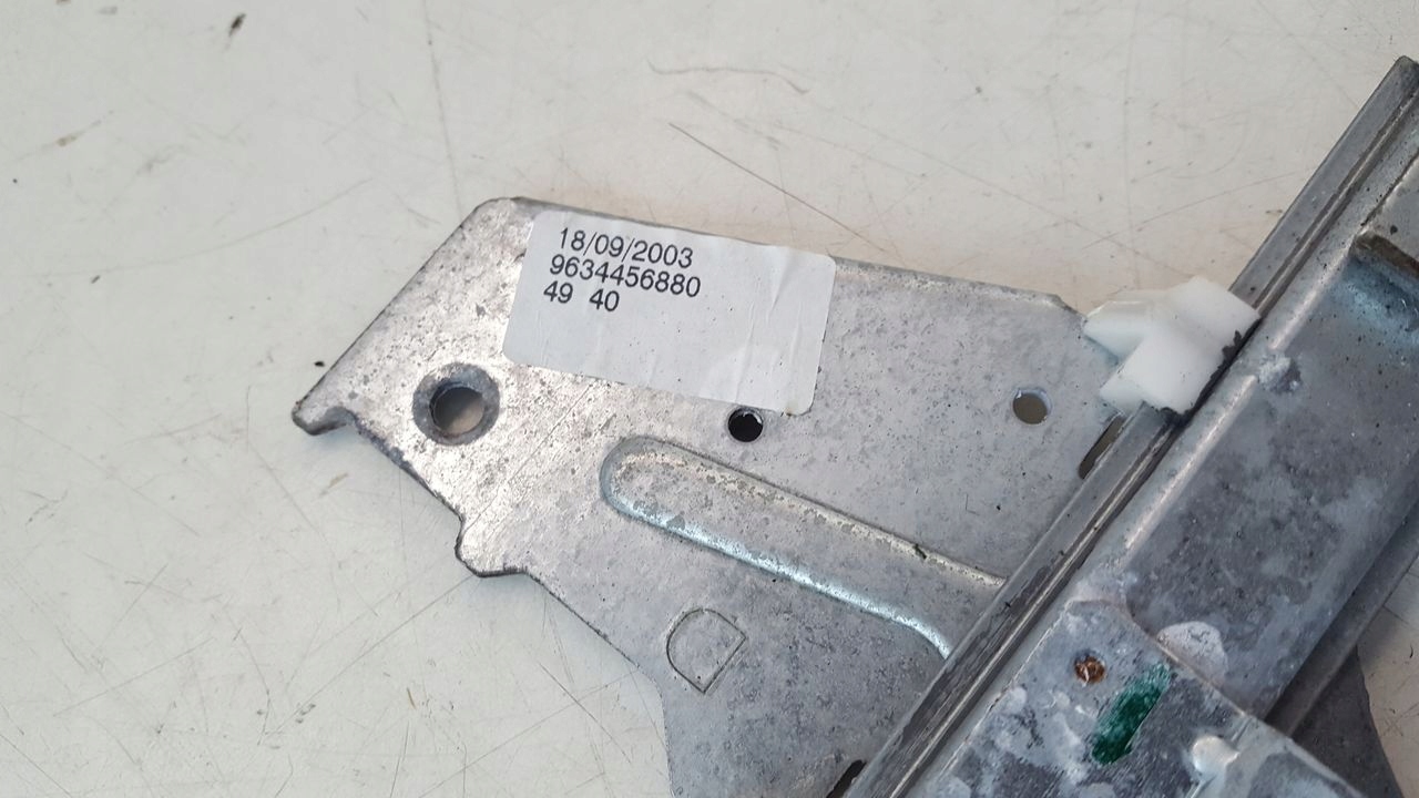 window regulator right front Peugeot 307 2,0