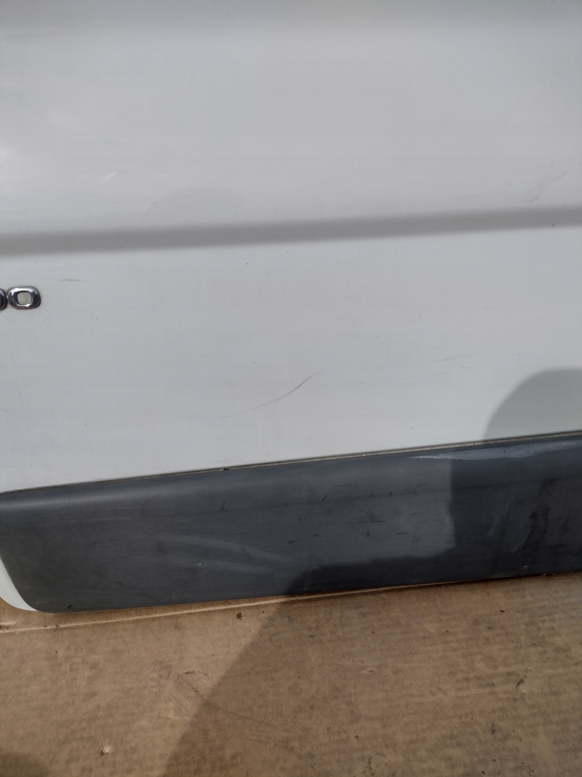 dveře levý předek Opel Vivaro A