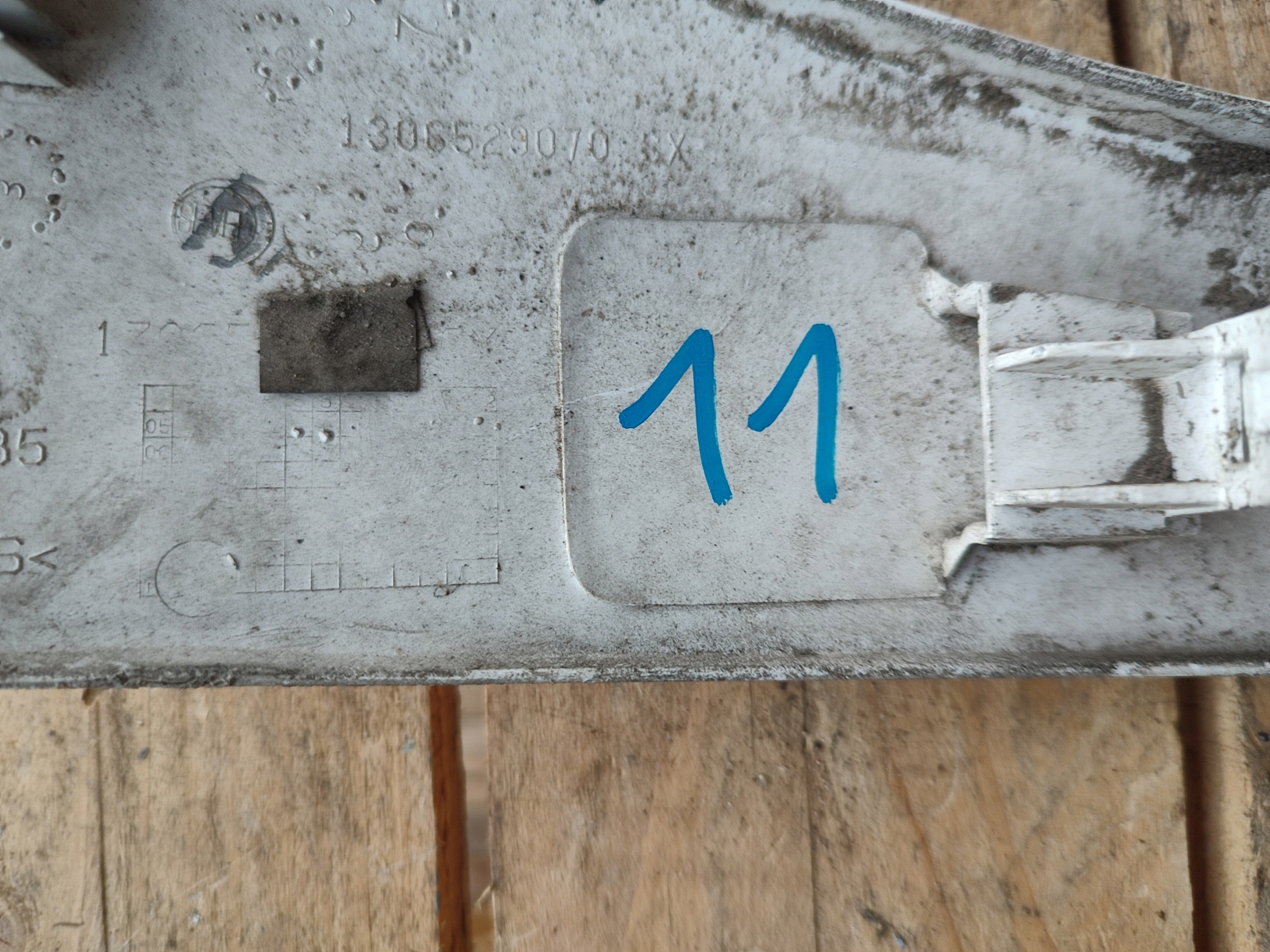 moulding below LAMPE left front CITROEN JUMPER III 1306529070