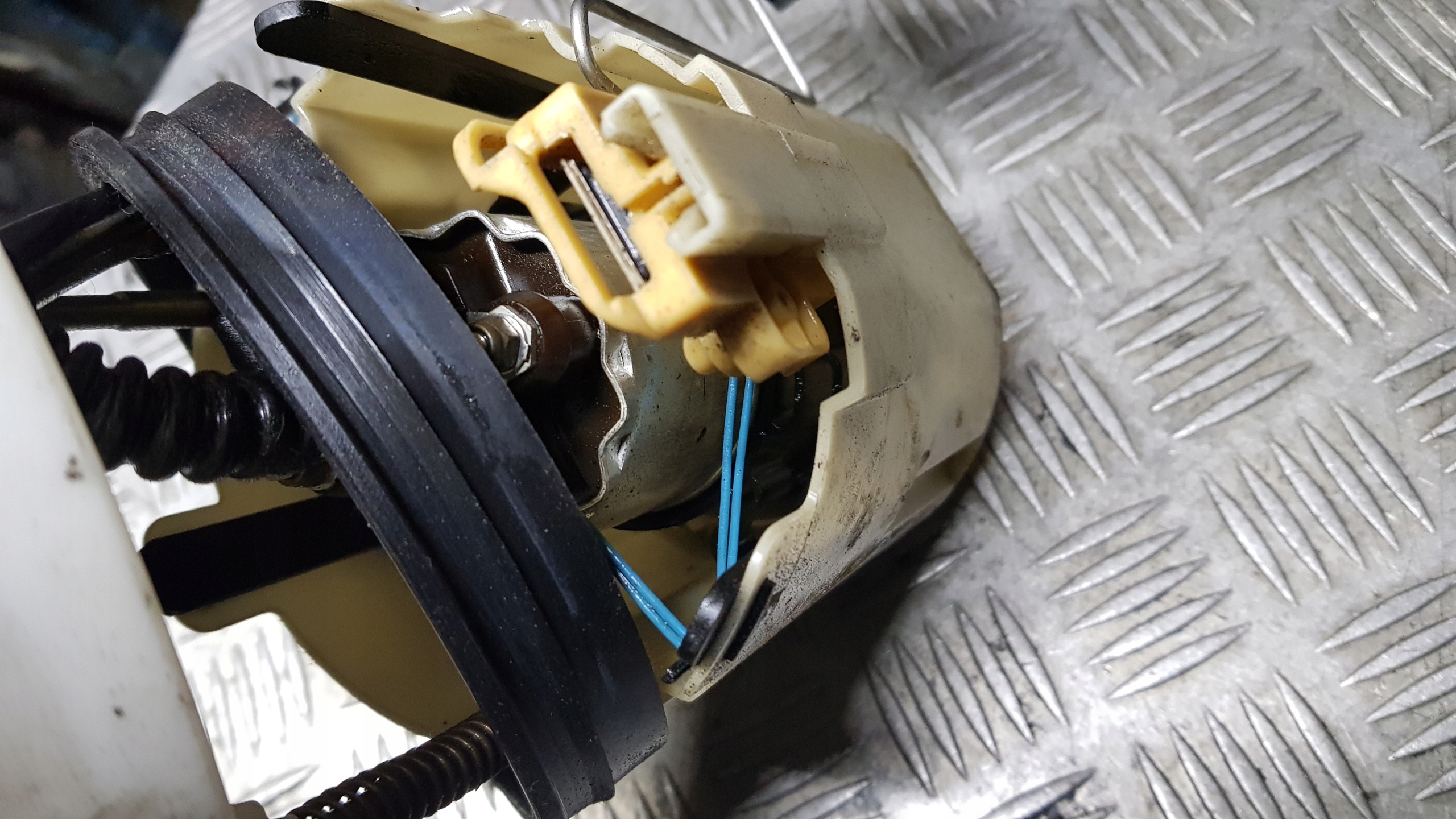MERCEDES W203 2.2 feed pump float A2034703394