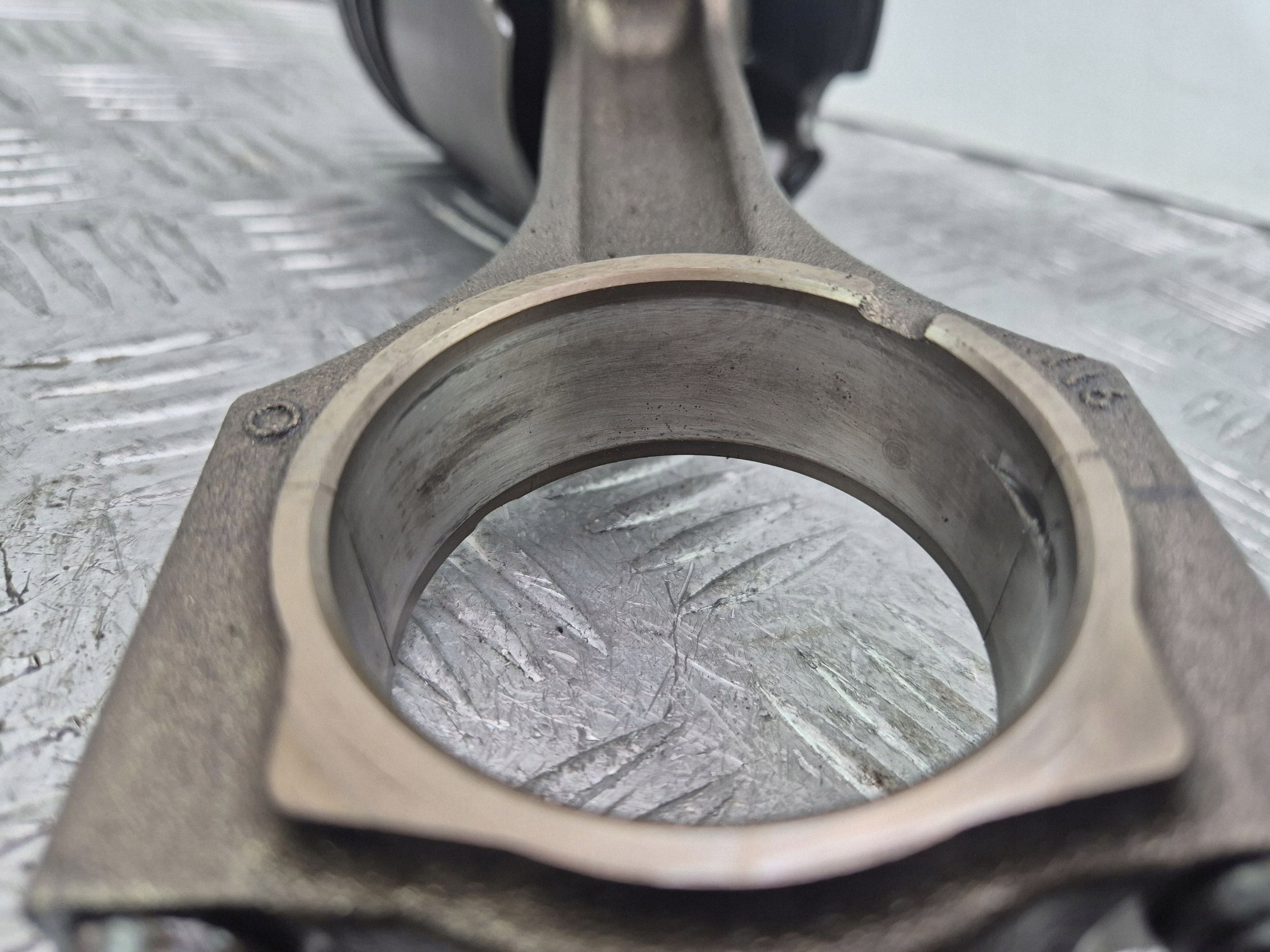 dugattyú hajtókar BMW 5 E60 E61 520d N47D20A 0840BB