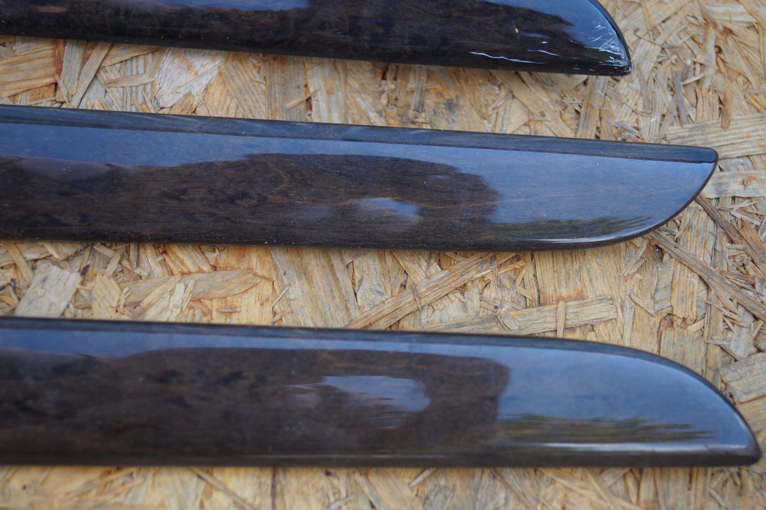 молдинг Audi A4 B7 Grau