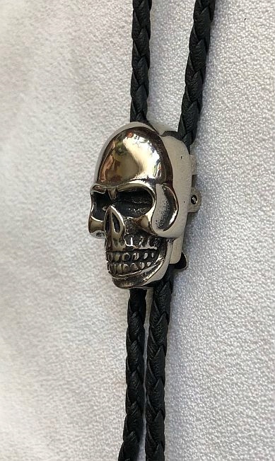 Lebka skull 3D z nerezové oceli bolo kravata westernová syntetická pletenina