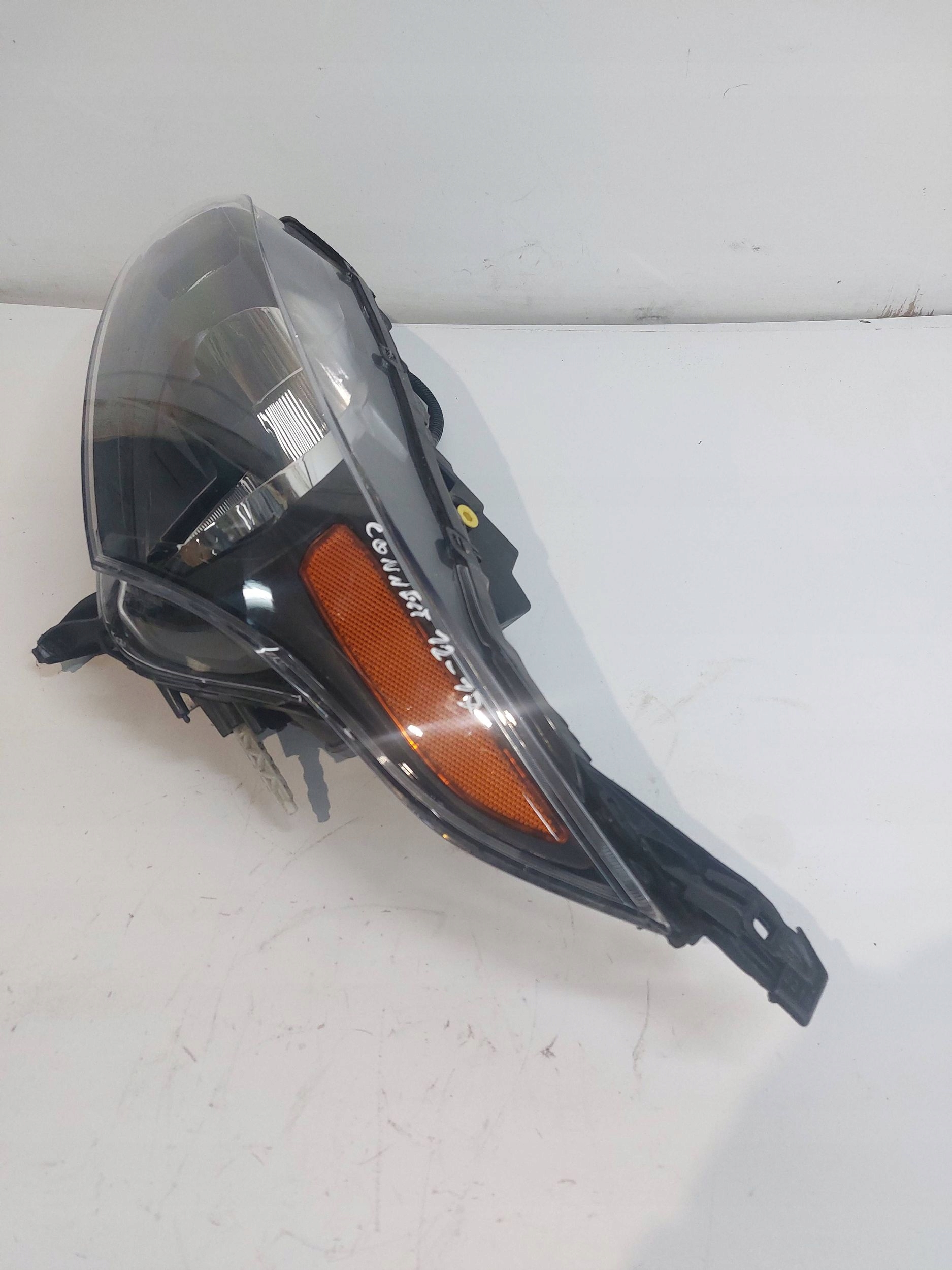 FORD TOURNEO CONNECT MK2 13-18r light left front FT11-13W030-DB