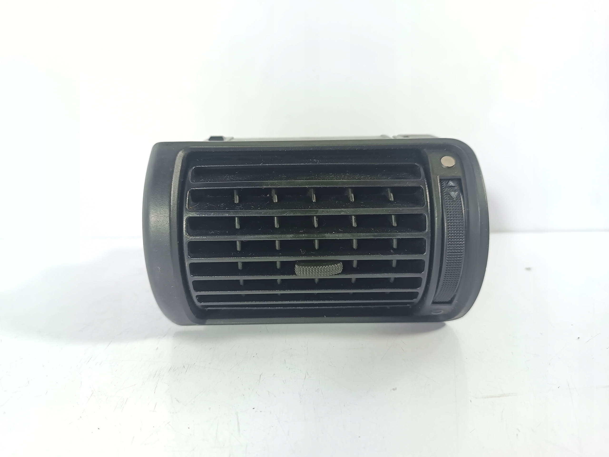 Audi A4 B5 93-01 grid air conditioning devices air right driver´s OE 8D1820902