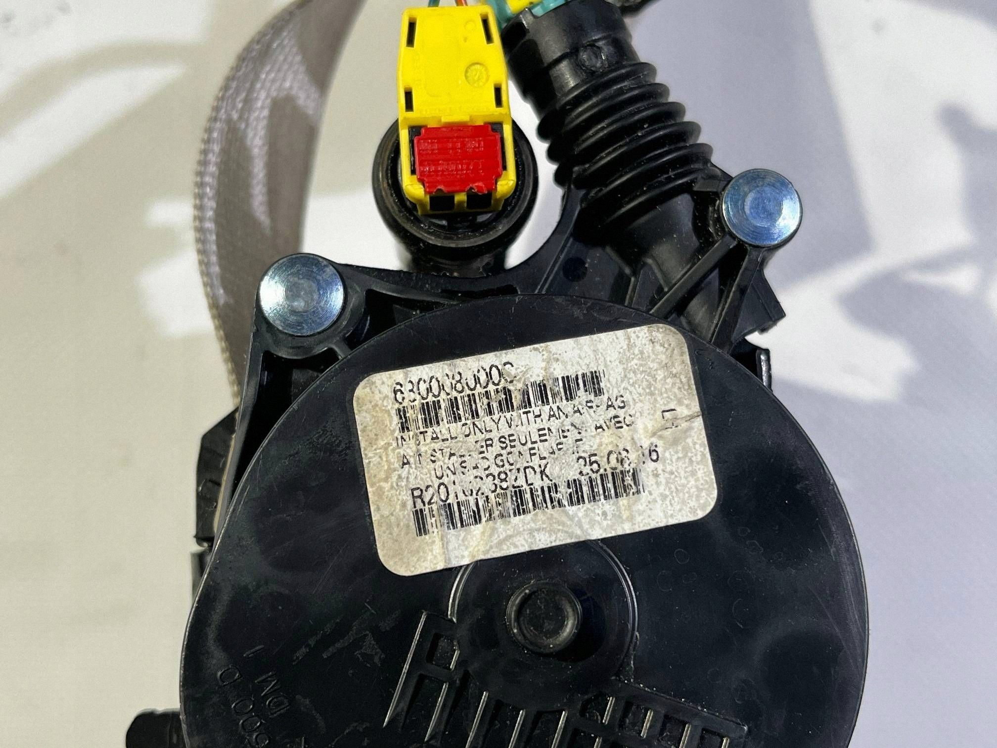 tension belt safety front front left switch Chrysler Pacifica 2016