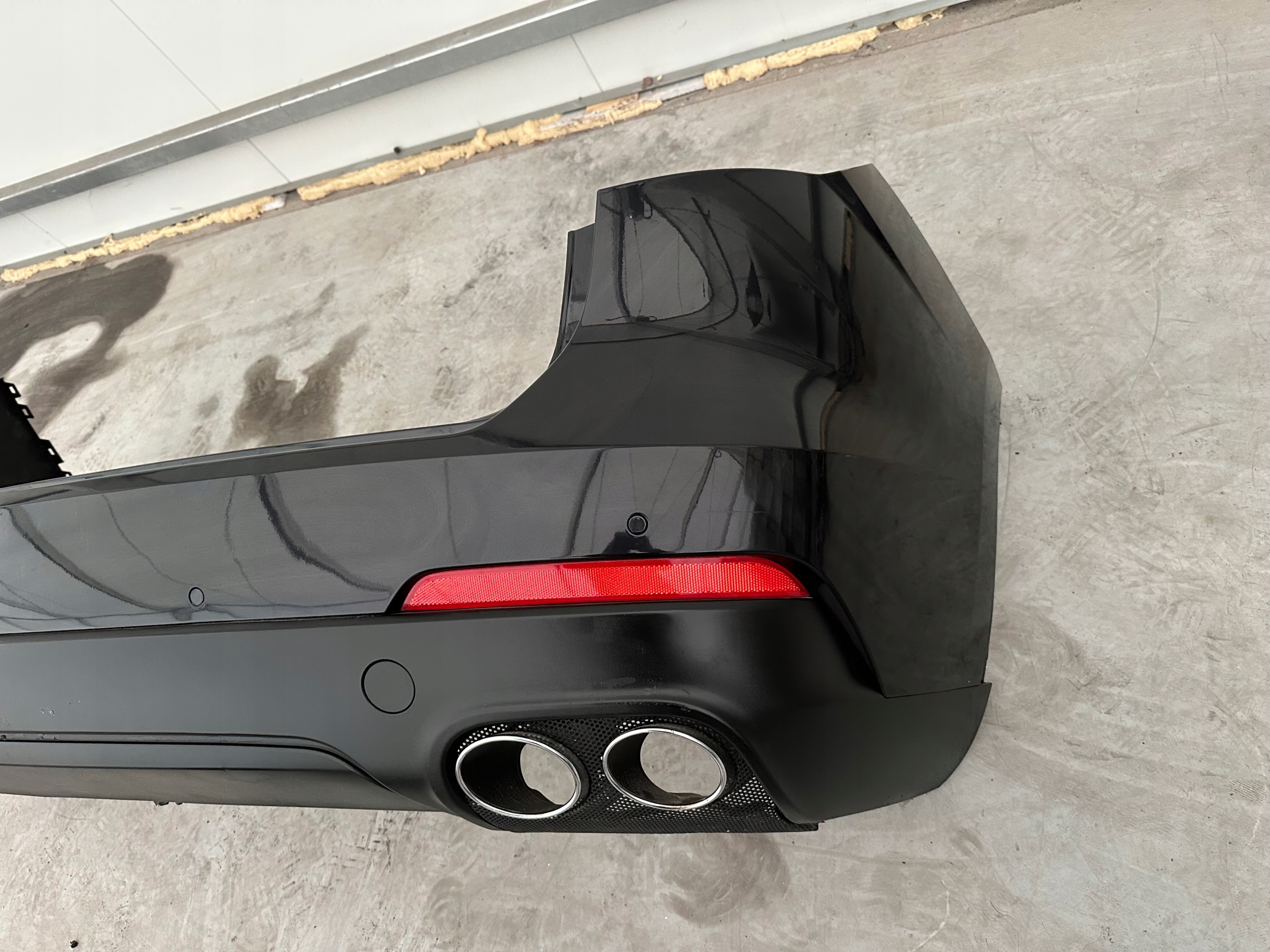 MASERATI LEVANTE bumper rear part 4xPDC complete DEMONTAZ