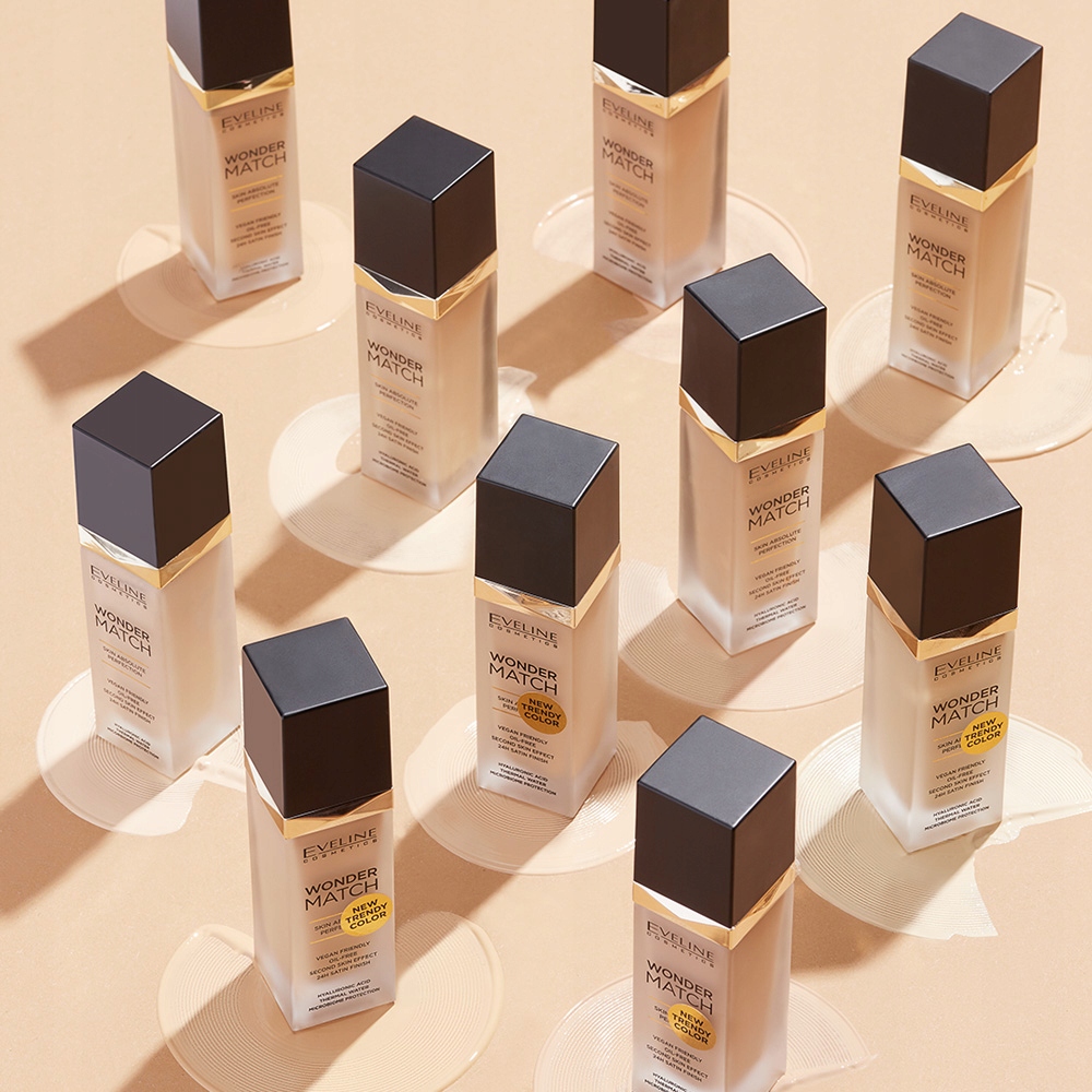 Eveline Cosmetics Wonder Match podkład do twarzy No 10 - Light Vanilla Właściwości matujące