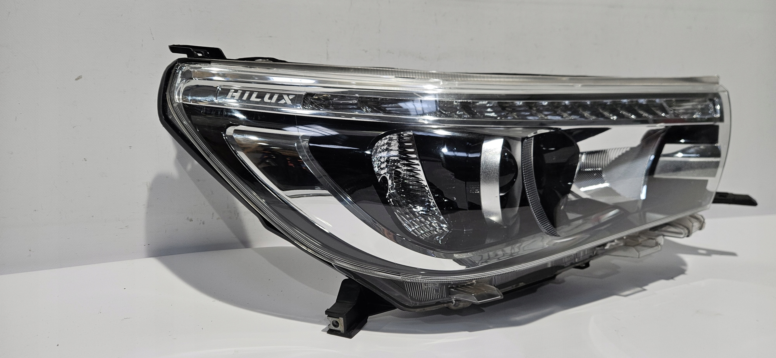 light right front LED lens TOYOTA HILUX VIII 15-20 original