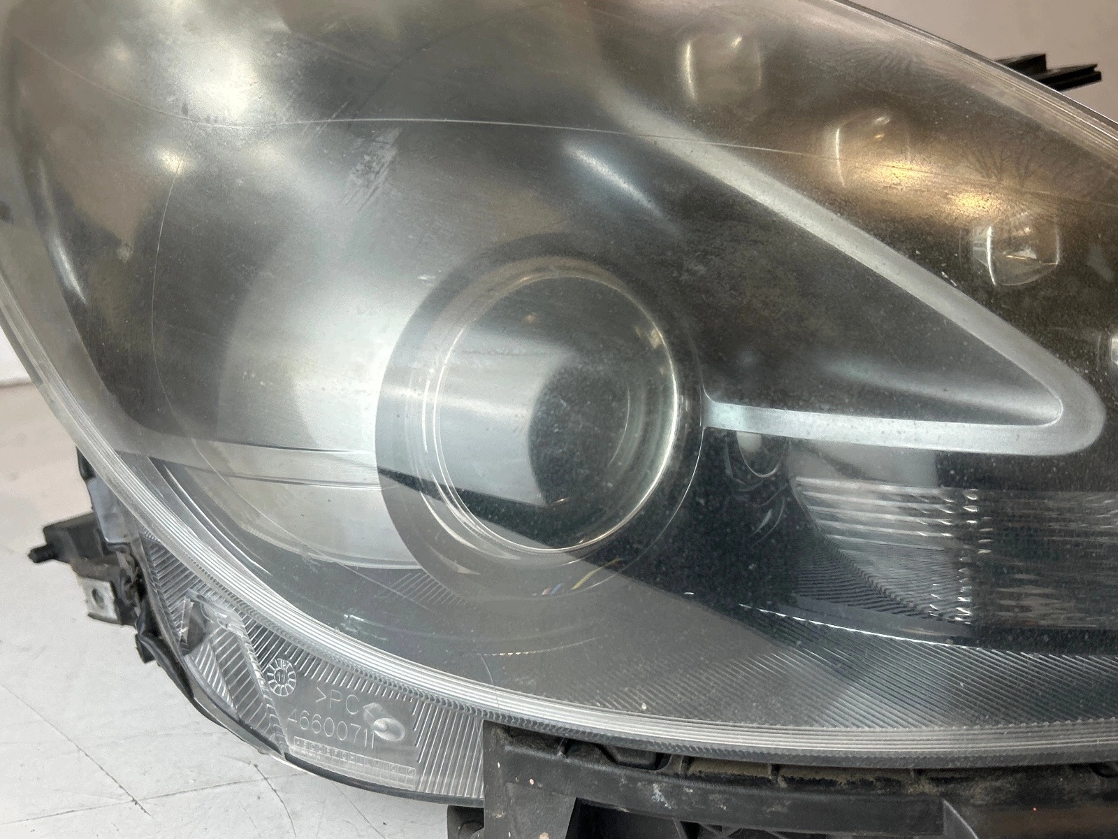 light front front right Alfa Romeo Giulietta Xenon UK