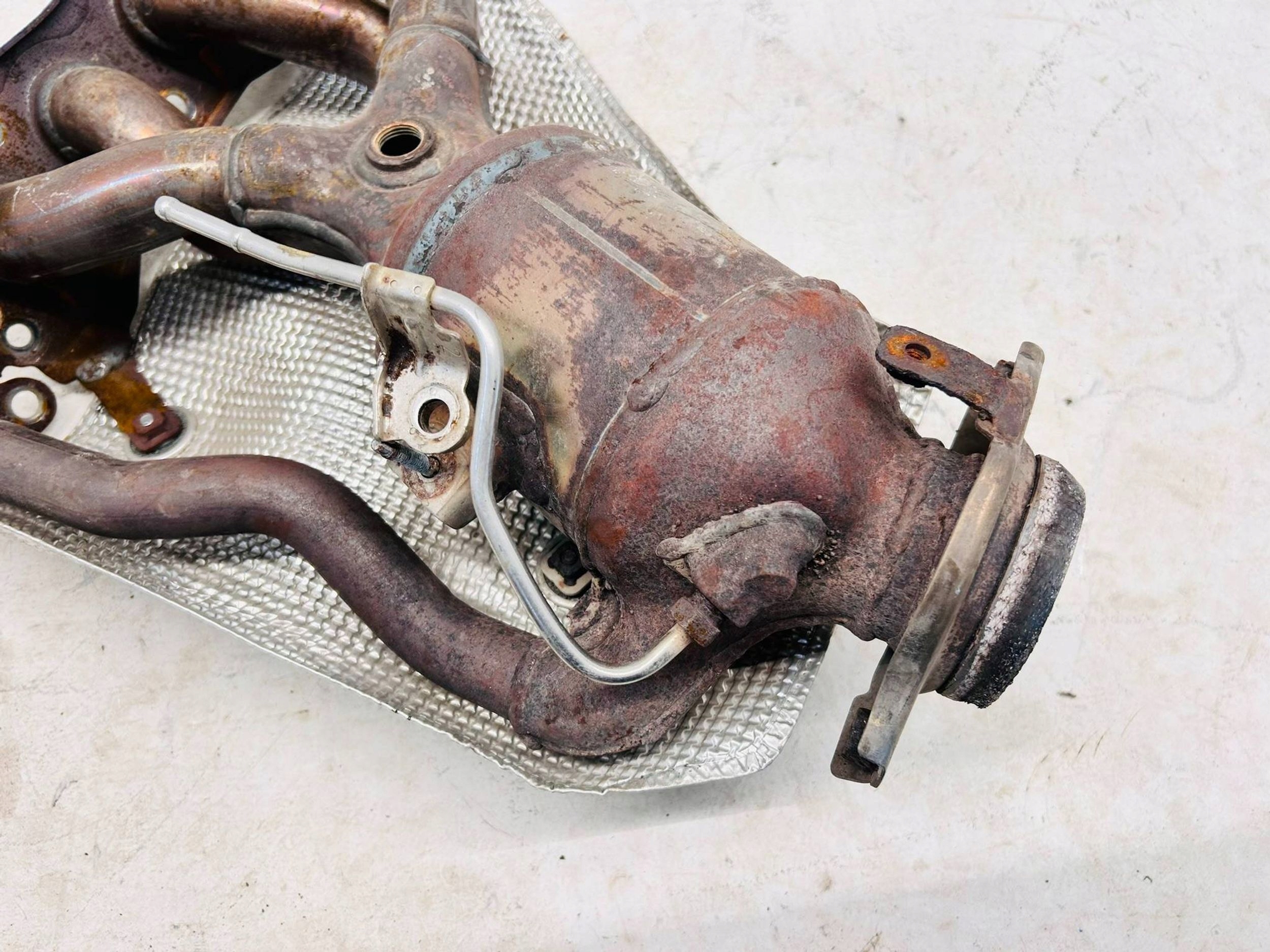 COROLLA E21 2.0 ГИБРИД коллектор выпускной катализатор выхлоп X2