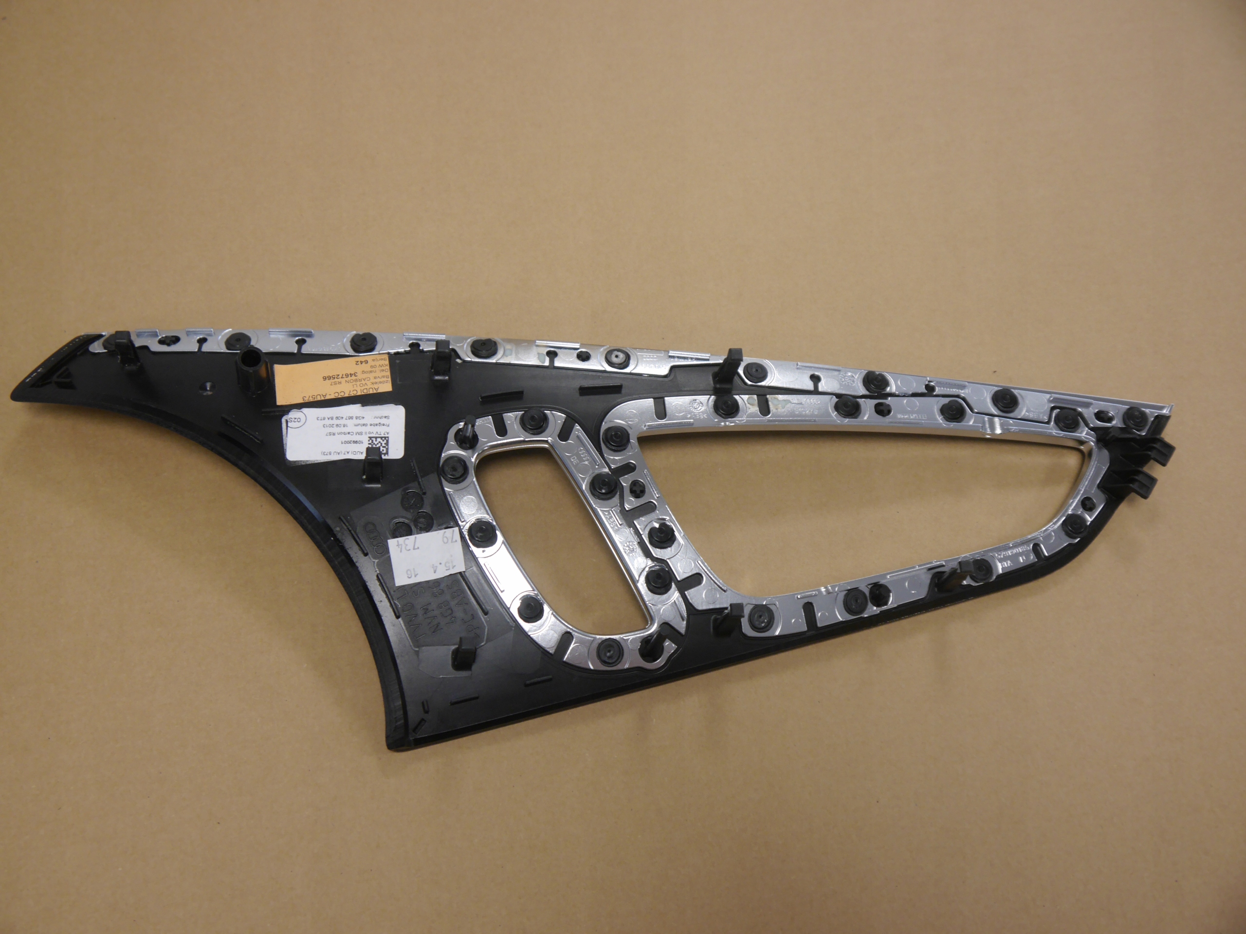 AUDI A7 4G LISTWA DRZWI PRZÓD CARBON 4G8867409BA Typ samochodu Samochody osobowe