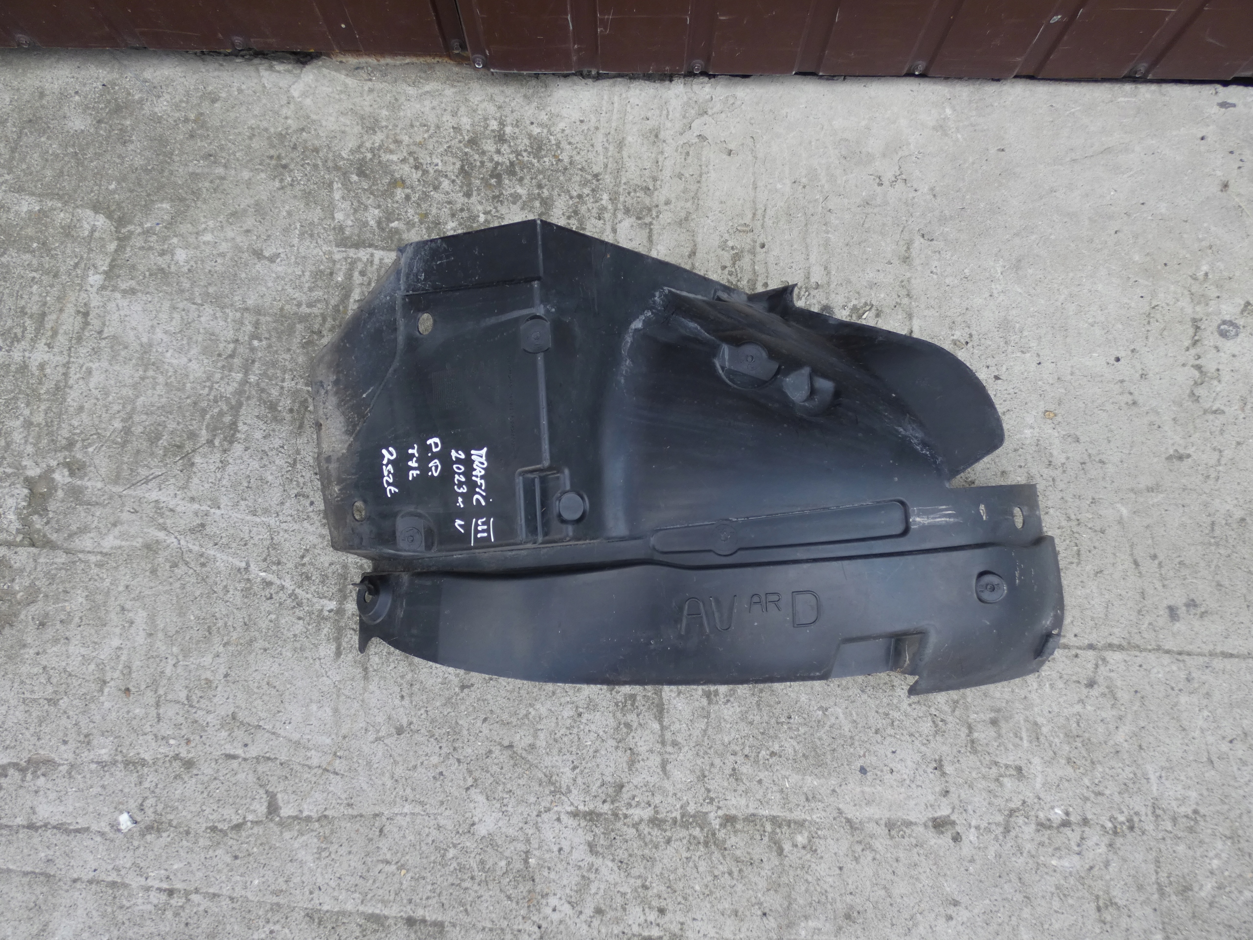 RENAULT TRAFIC III mudguard right front part rear 638428605R
