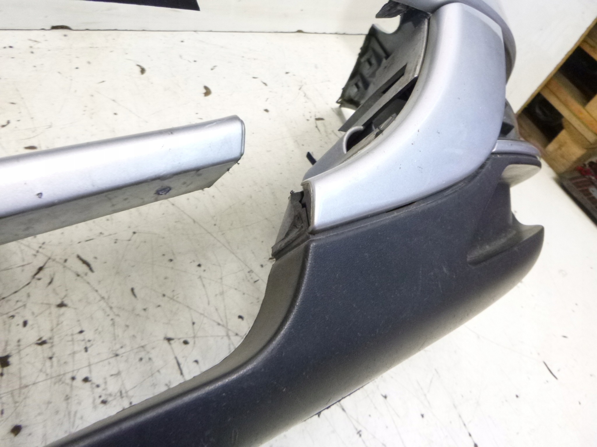 front bumper Seat Leon and Toledo II LS7N 1M0807221D 2004r.