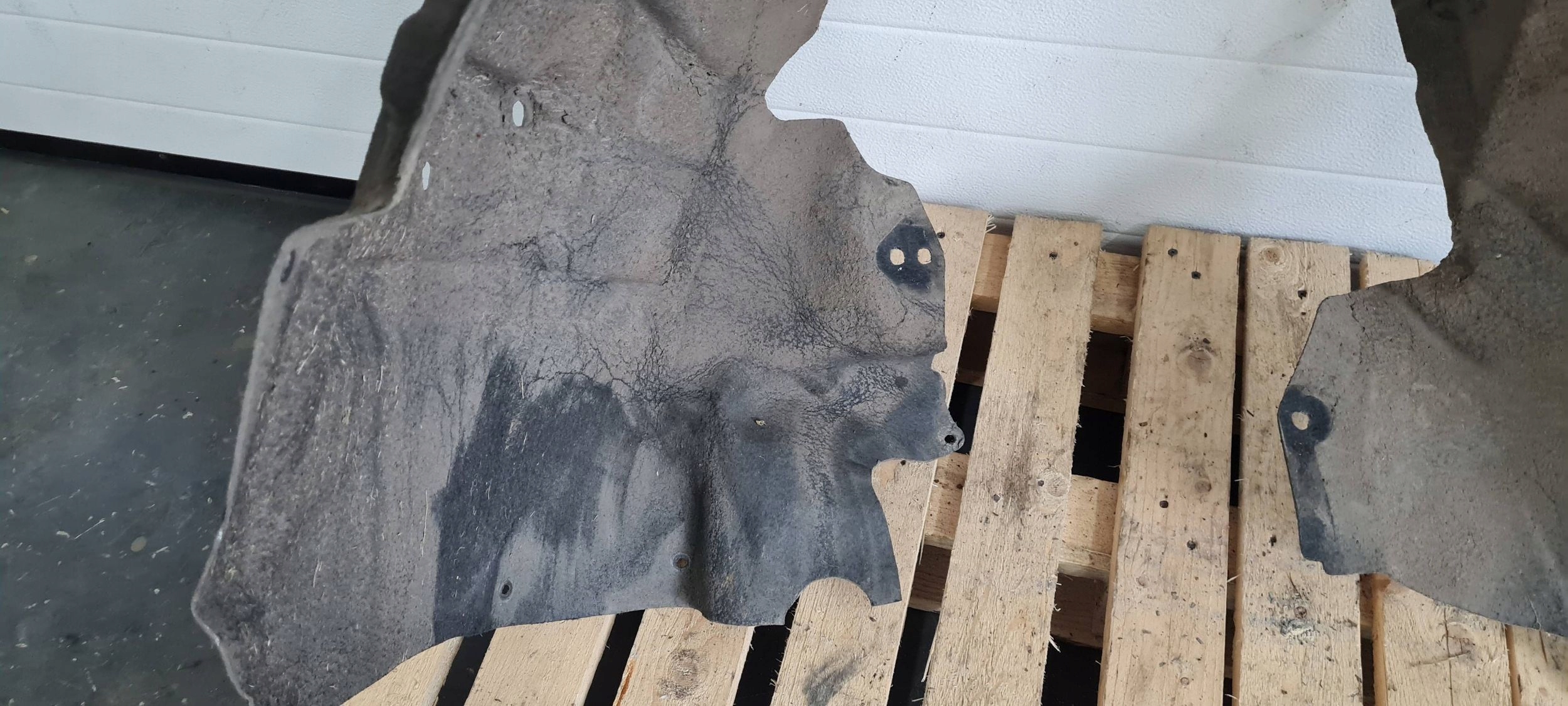 A5 8T LIFT mudguard left left front front MATERIAL 8T0821171M