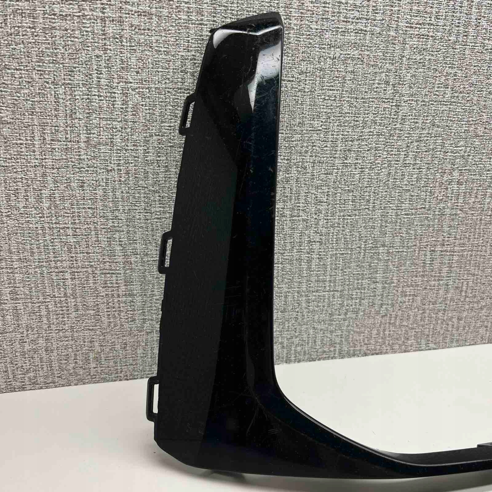 AUDI Q7 II 4M S LINE LIFT moulding W bumper right front 4M0807300A