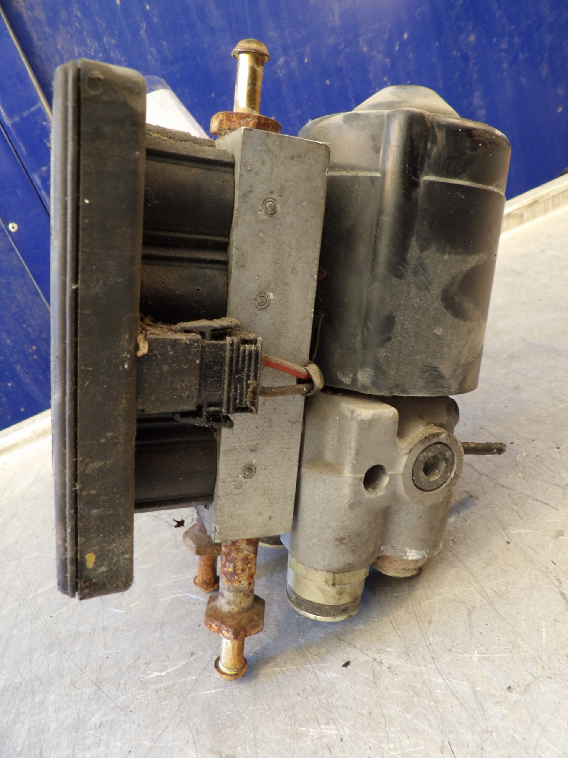 POMPA ABS VW POLO III 6N 1,6B 7M0907379