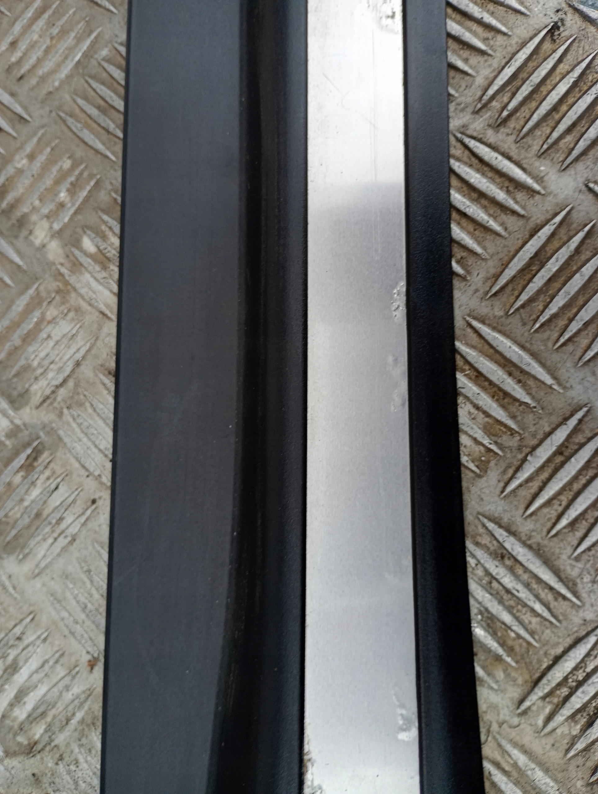 MERCEDES W203 cap moulding threshold left or right rear part inner