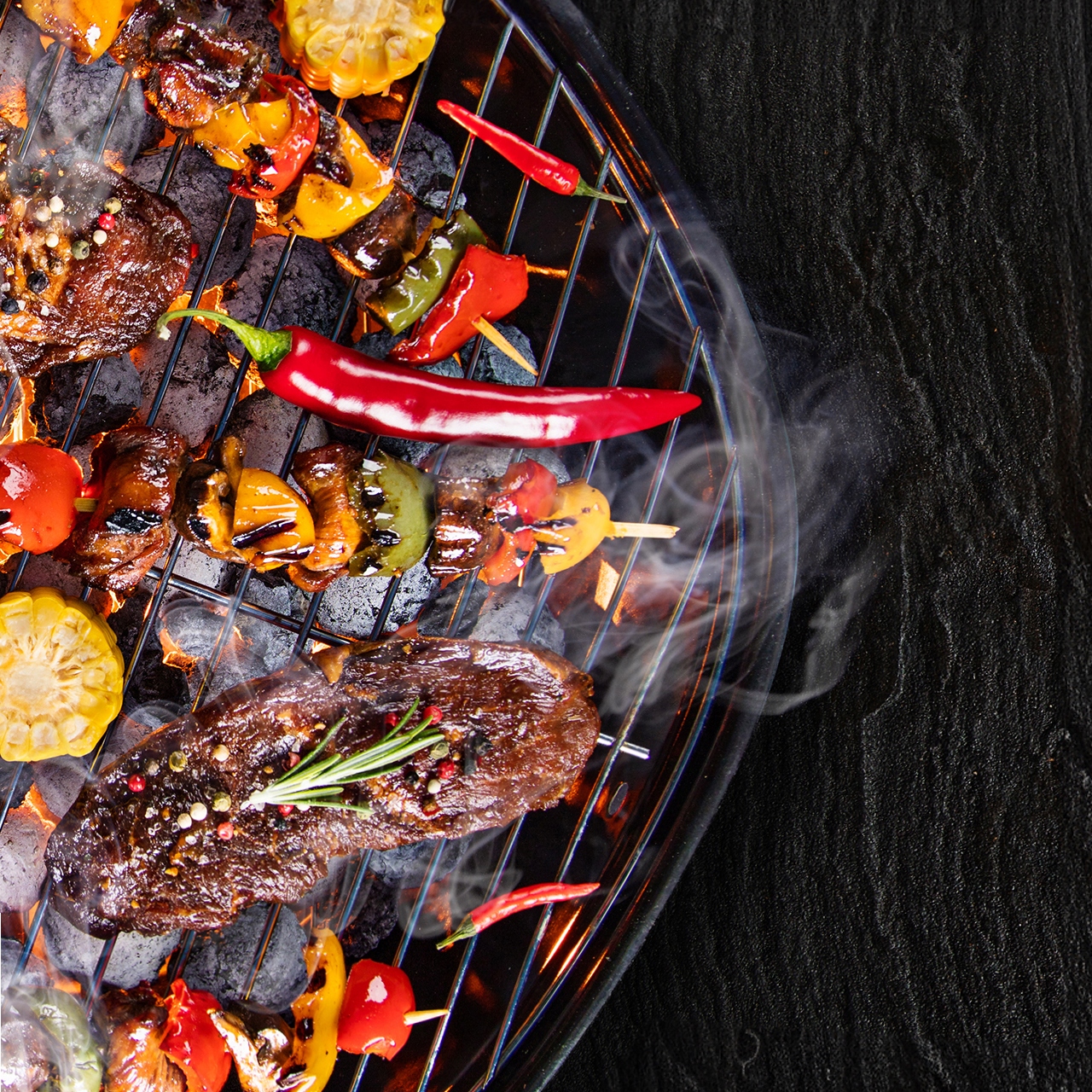 GRILL WĘGLOWY Z POKRYWĄ OGRODOWY DUŻY CHROMOWANY RUSZT PÓŁKI KÓŁKA DMUCHAWA Długość rusztu 43 cm