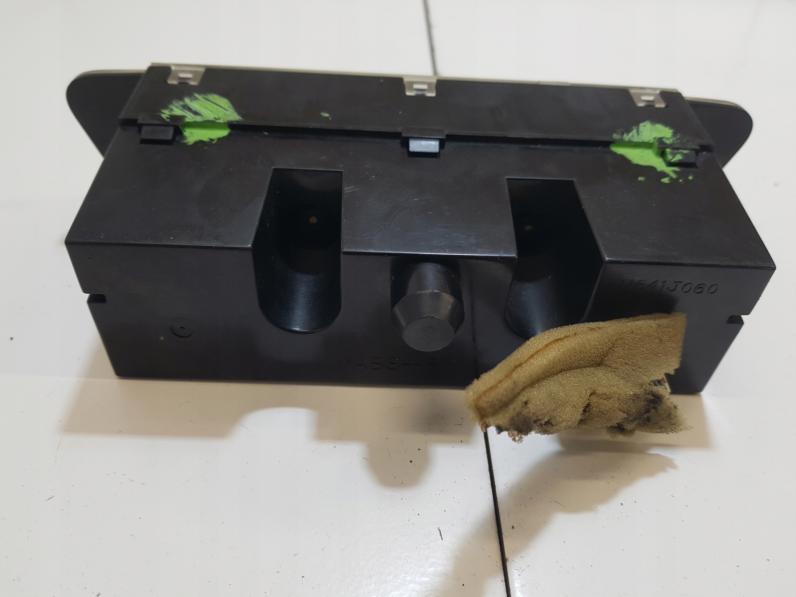 WYŚWIETLACZ MITSUBISHI COLT MR587777 Typ samochodu Samochody osobowe