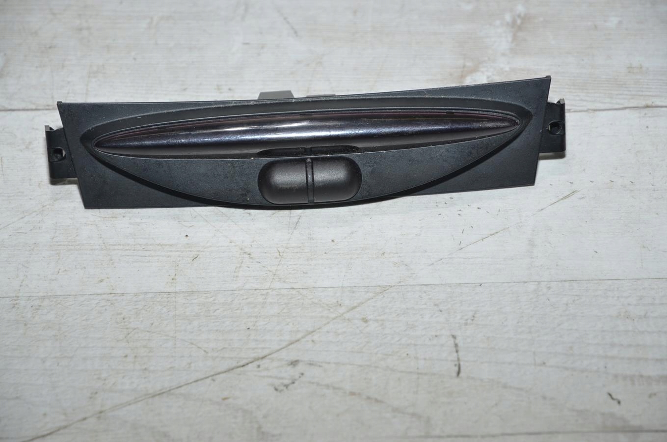 display PDC Mercedes R-klasa W251