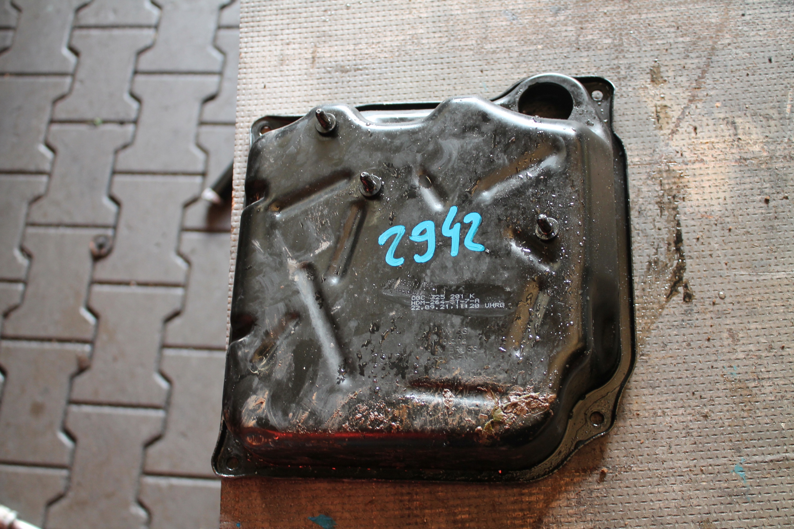 2942. Blende Abdeckung Seitlich Getriebe getriebe AUDI 0GC325201K