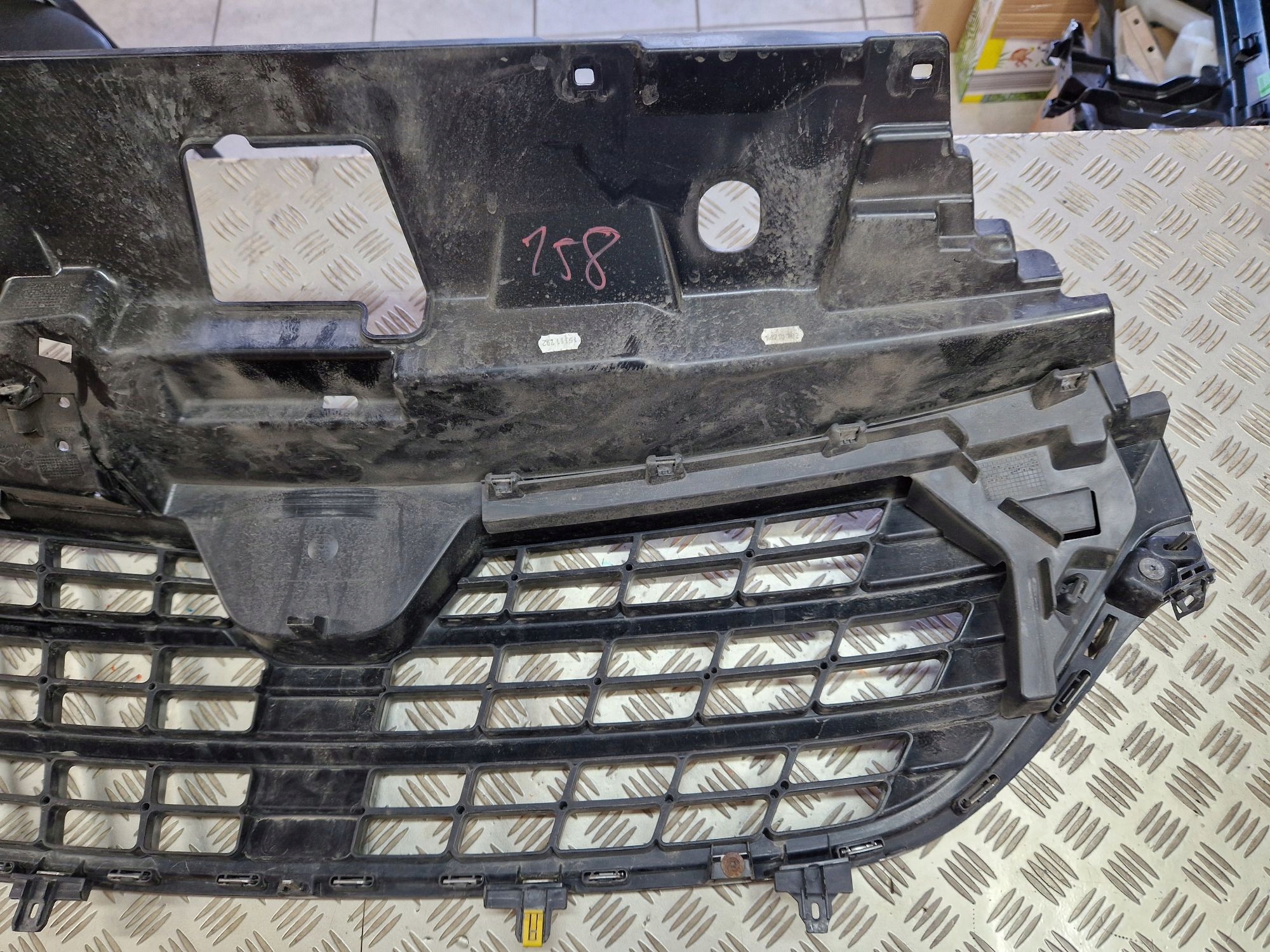 GRILLE RENAULT TRAFIC III LIFT 2019R->2021R