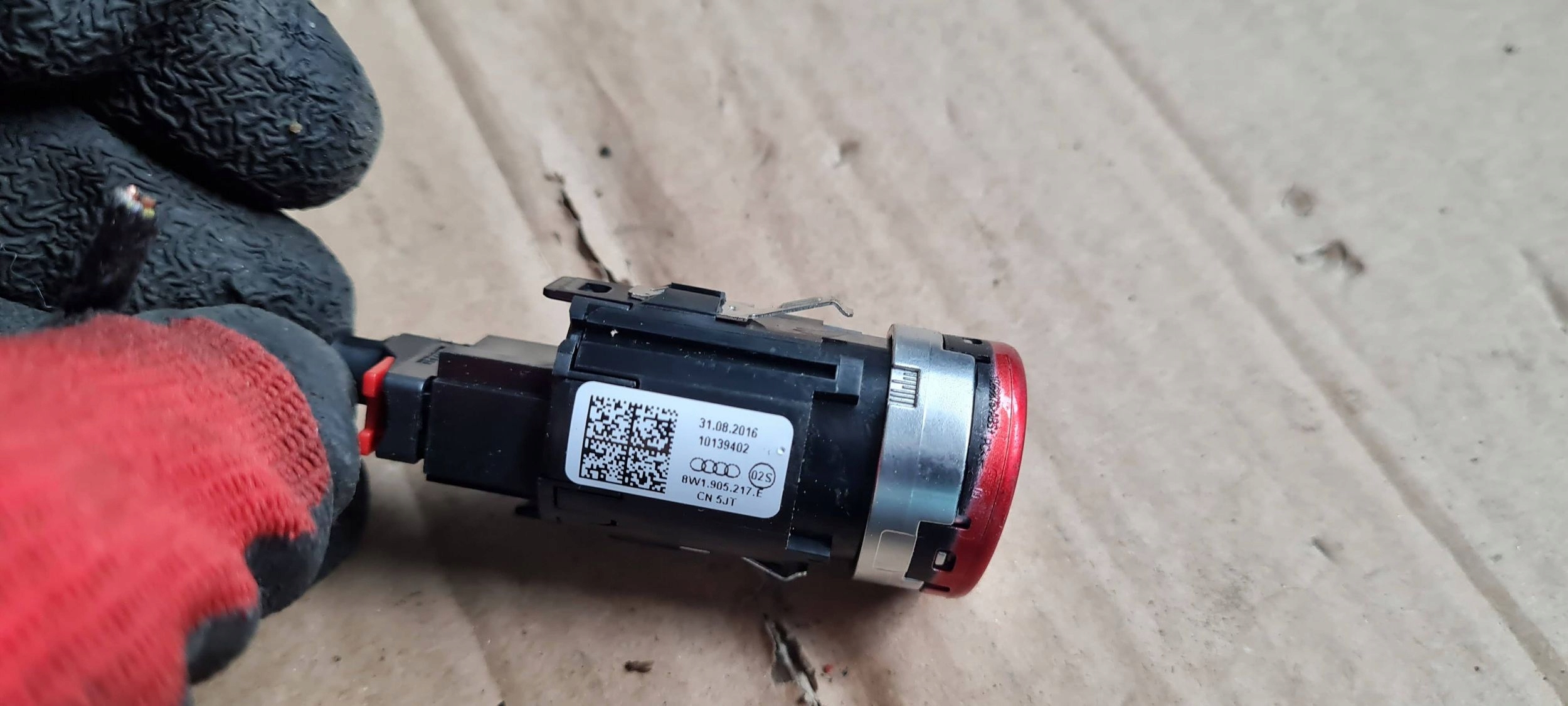 S4 B9 A4 8W button START STOP red 8W1905217E A5 8W S5 SQ5 Q5