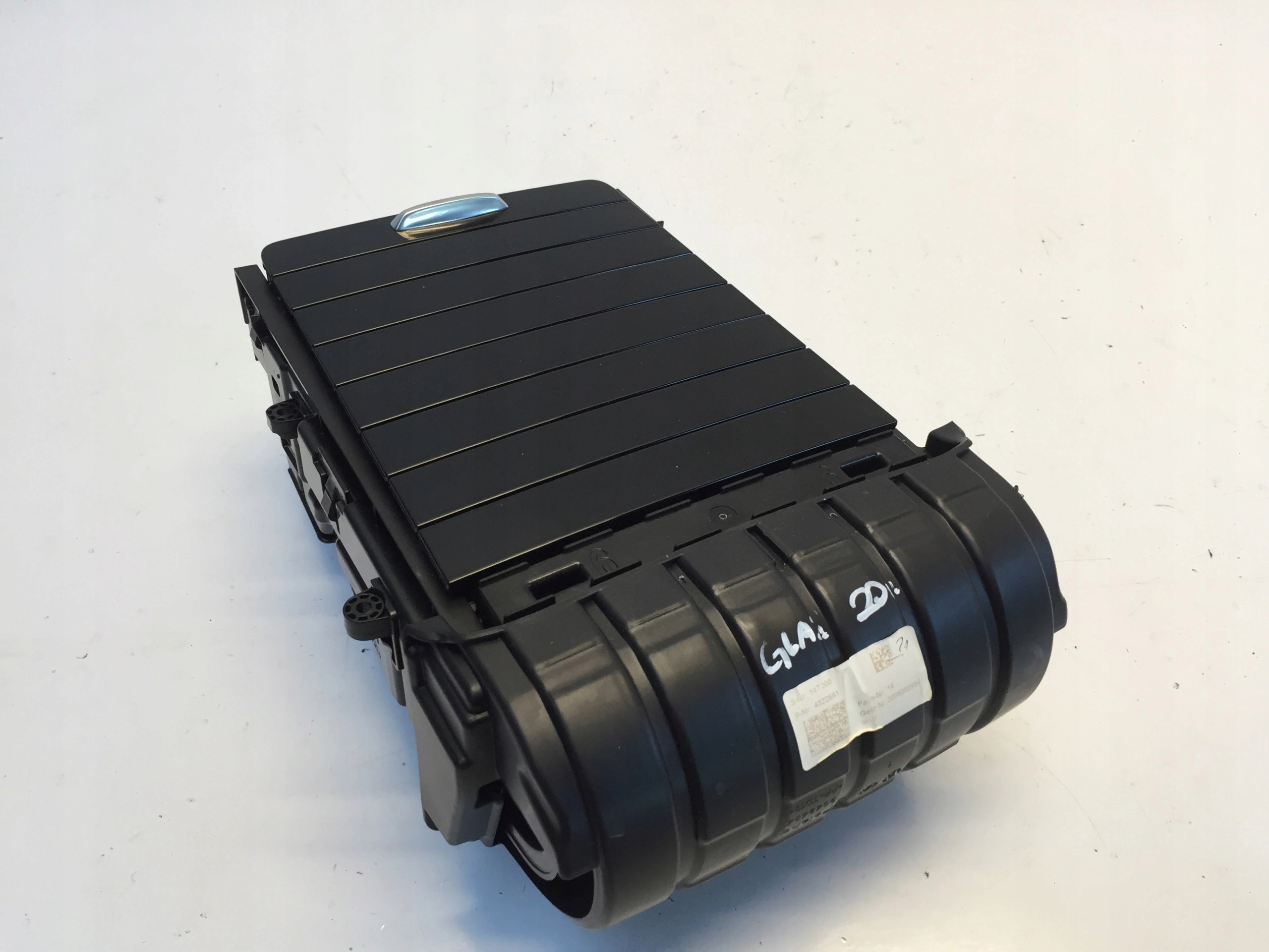 A1776806001 - MERCEDES GLA II h247 коробка для зберігання тримач чашки