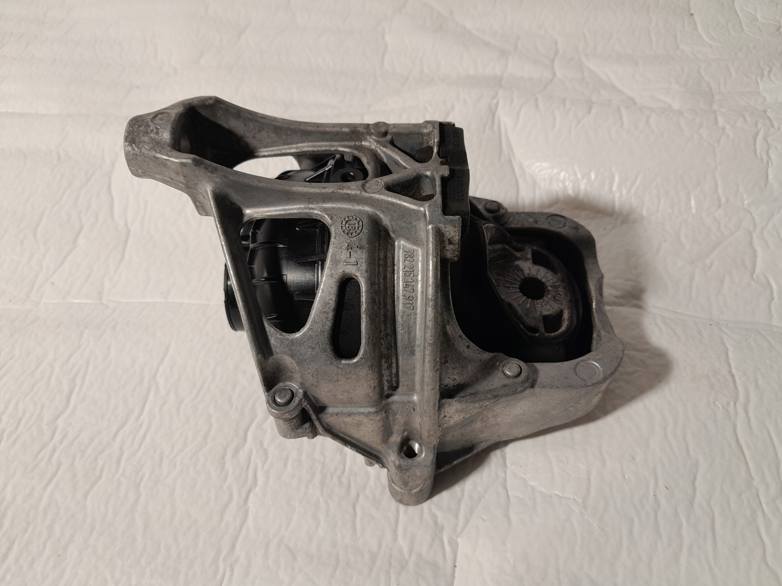 AUDI A4 B9 engine mount 4M0199372FC
