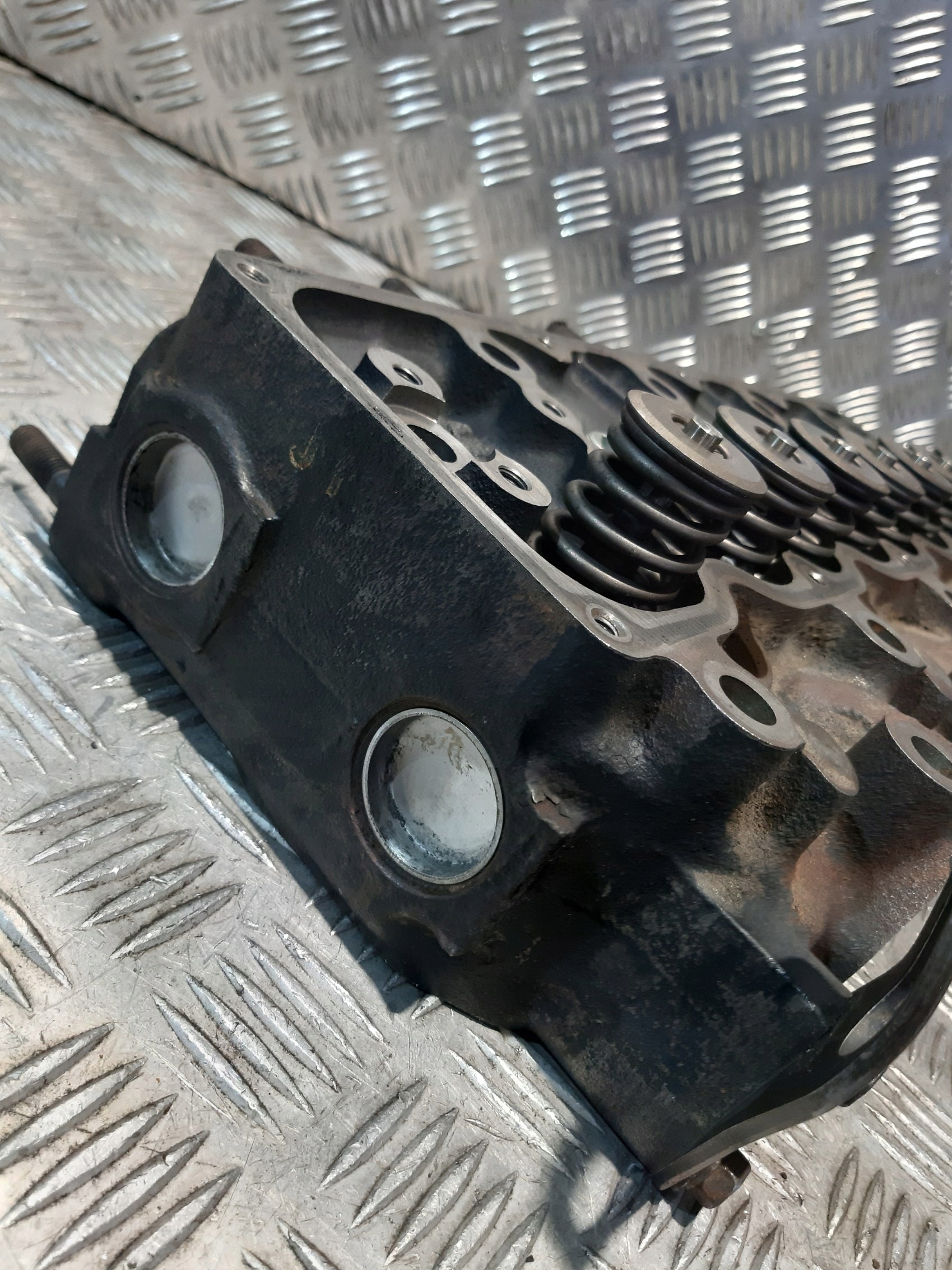 testata motore NISSAN ATLEON 3.0D