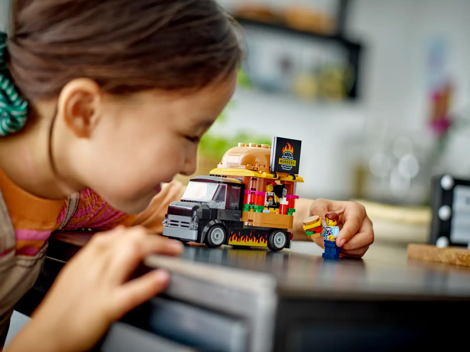 LEGO CITY CIĘŻARÓWKA Z HAMBURGERAMI FAST FOOD TRUCK GRILL + 2 FIGURKI Numer produktu 6040422