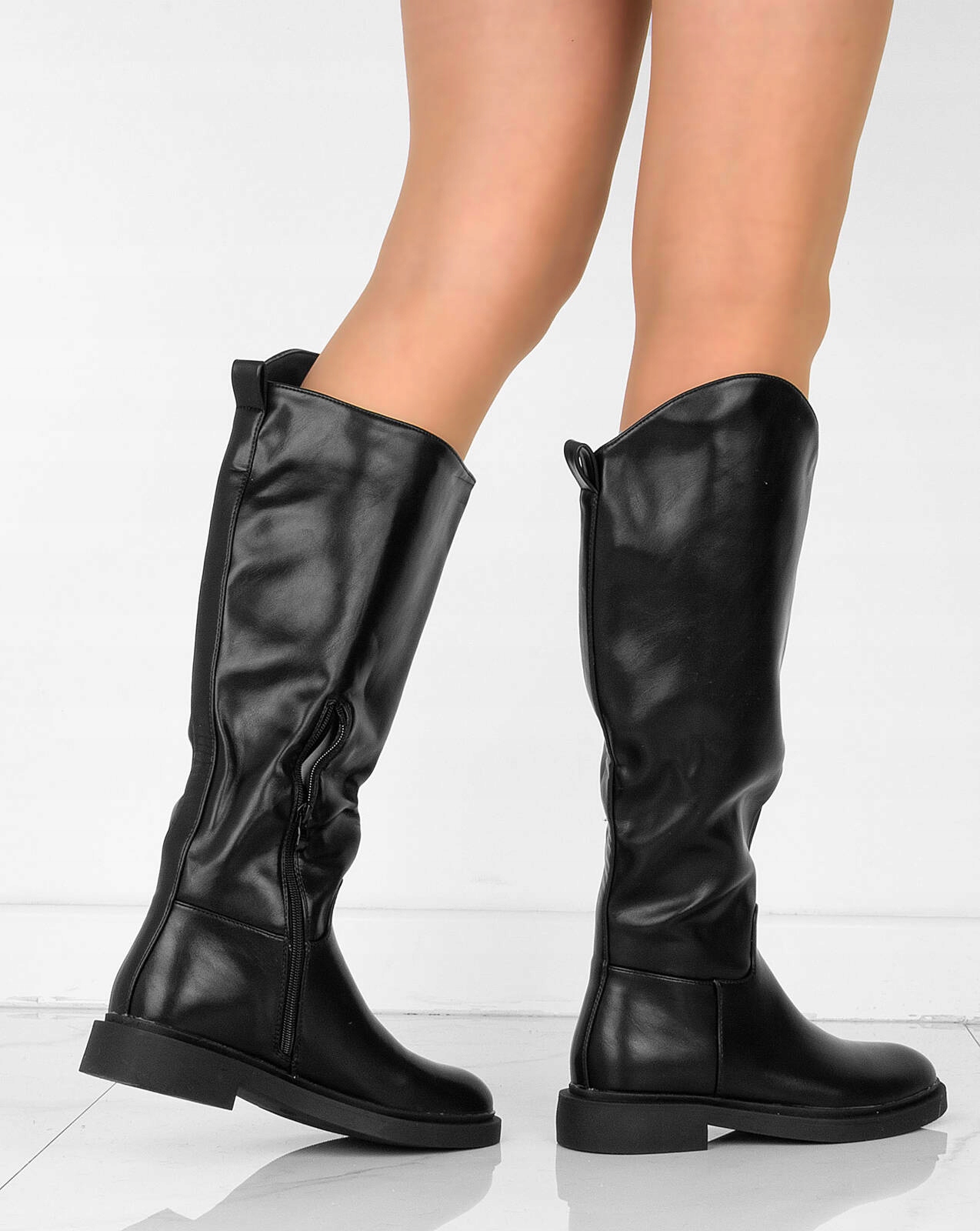 7885 CZARNE KOZAKI OCIEPLANE OFICERKI SKÓRZANE Z FUTERKIEM MUSZKIETERKI 39 Długość wkładki 25 cm