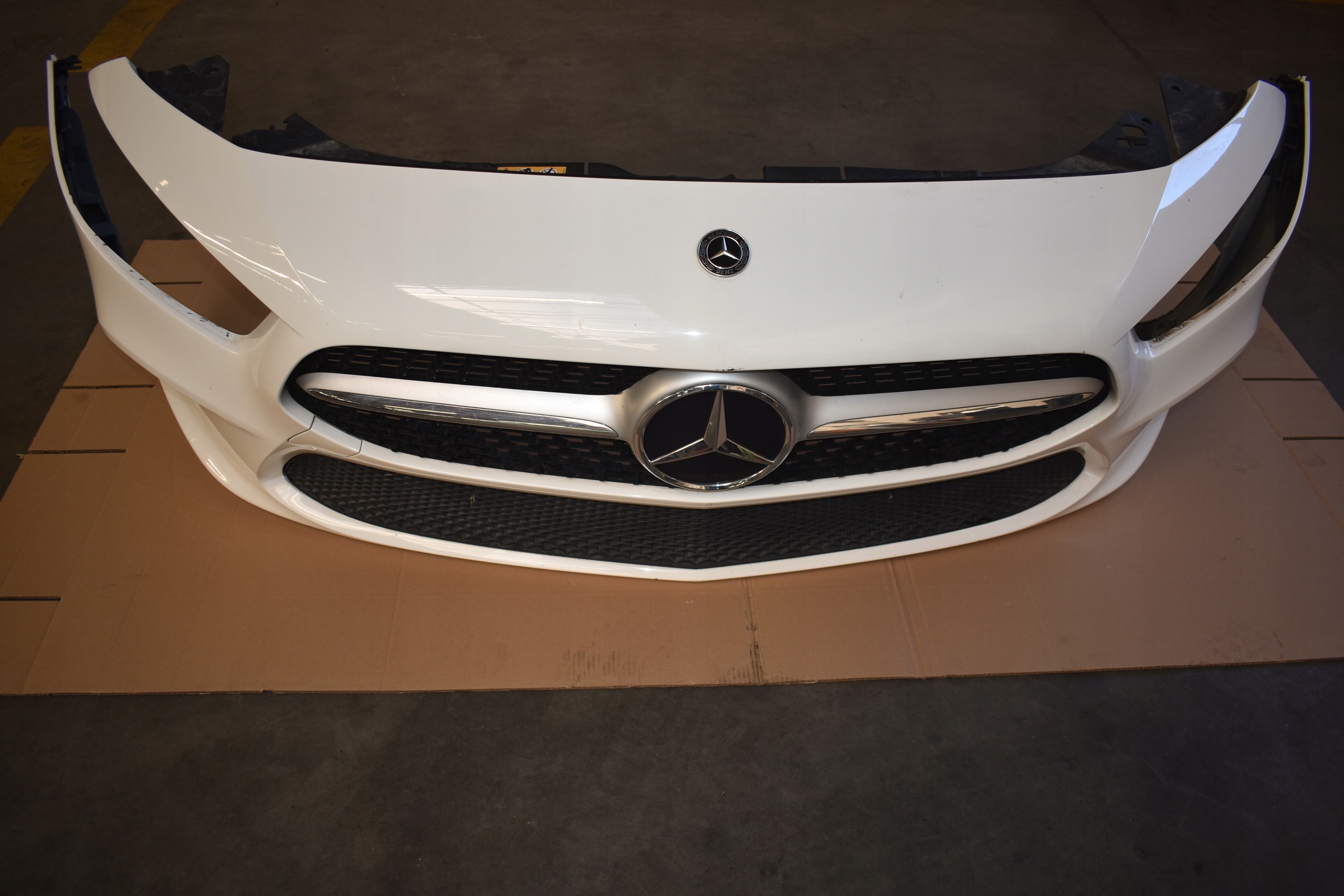 IDEALNY bumper front front MERCEDES W177 colour 149 1