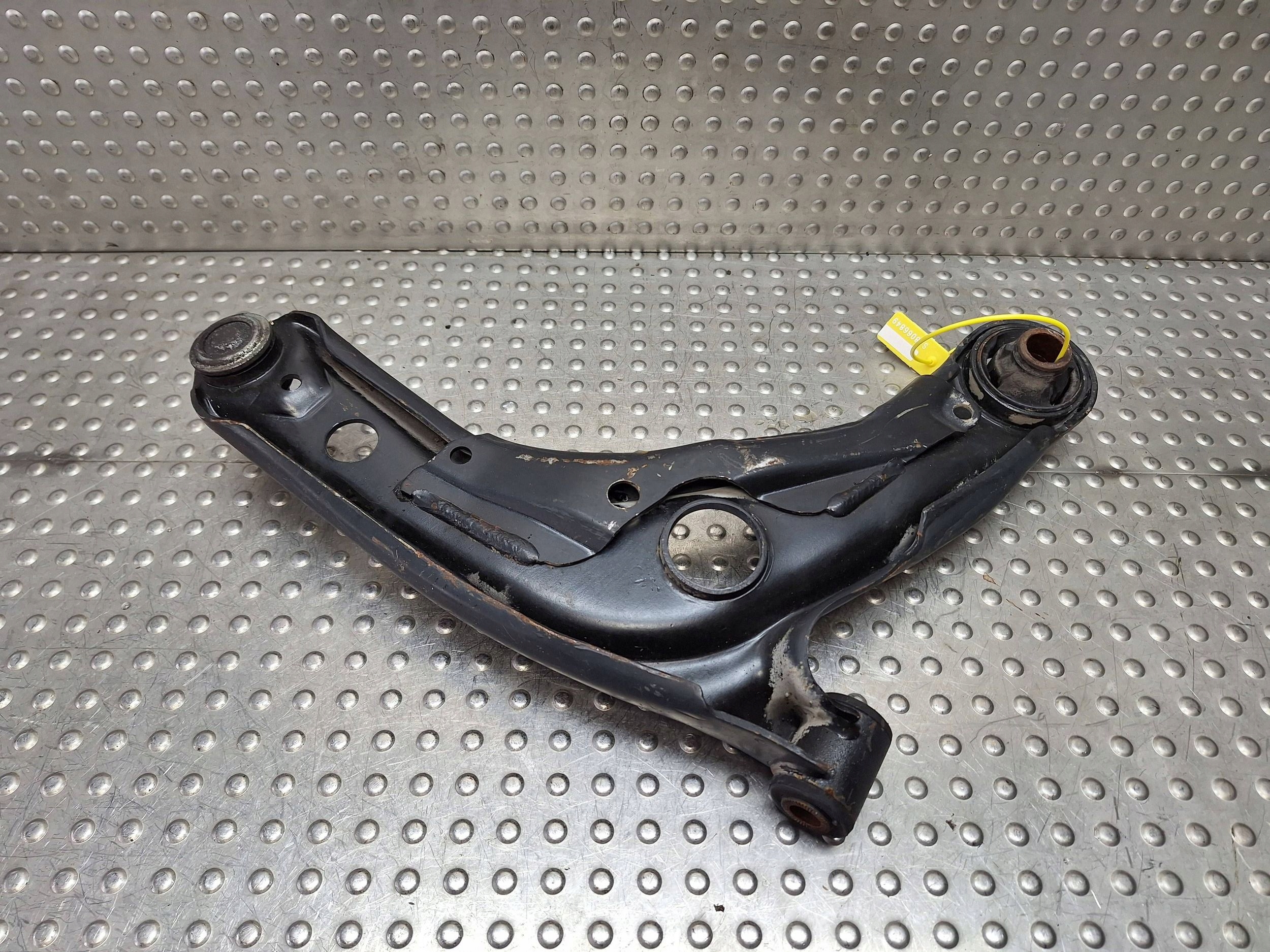 arm left front TOYOTA YARIS II 06-11