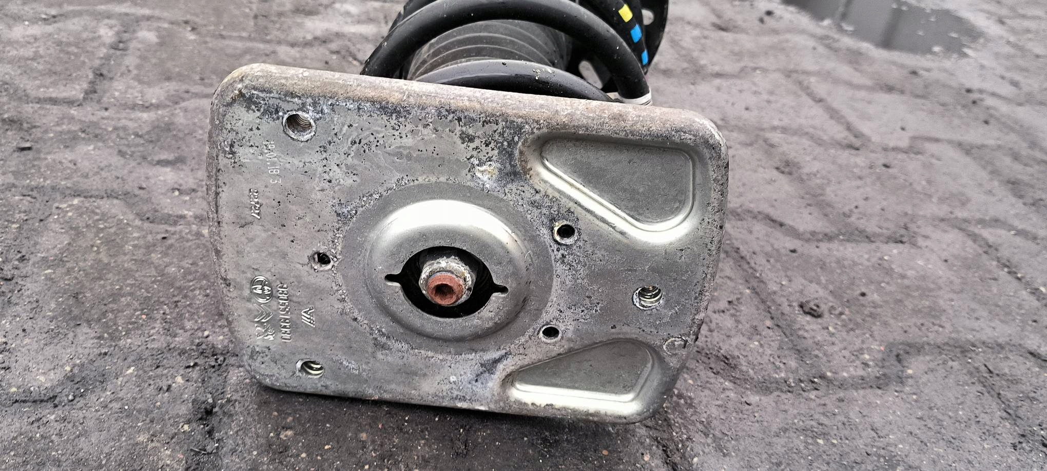 shock absorber right front 9821595580 TOYOTA PROACE II