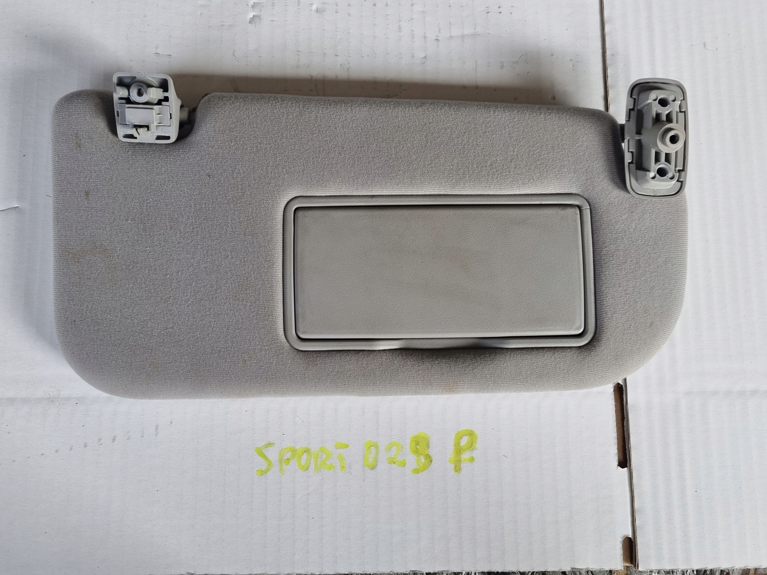 KIA SPORTAGE II 04-10 SŁONECZNIK ZASŁONKA PRAWY