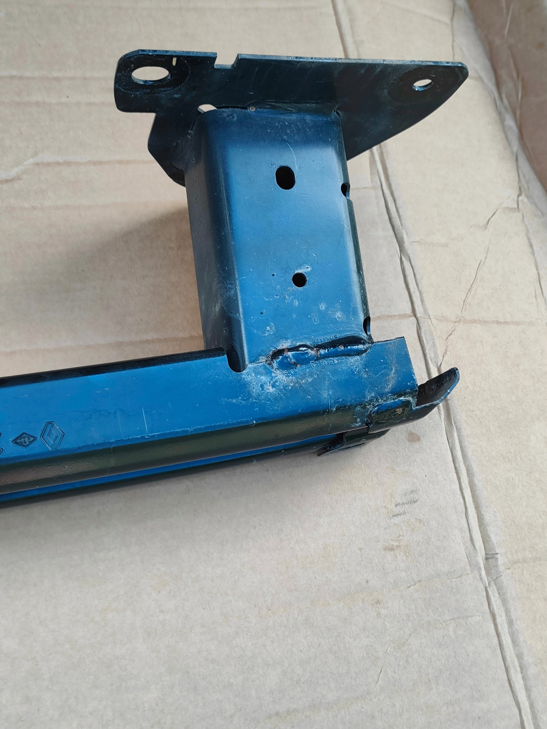 756106853r bumper support rear part renault kangoo IV 2021R