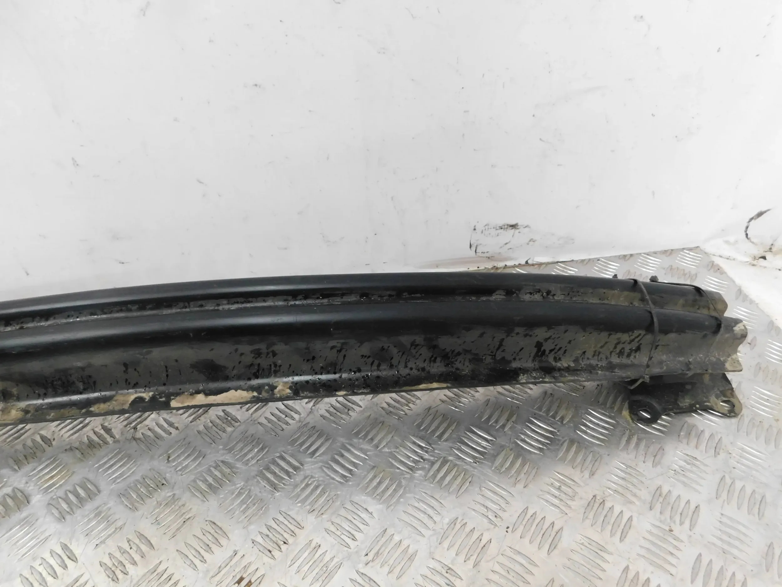 bumper support of the rear VW GOLF V plus
