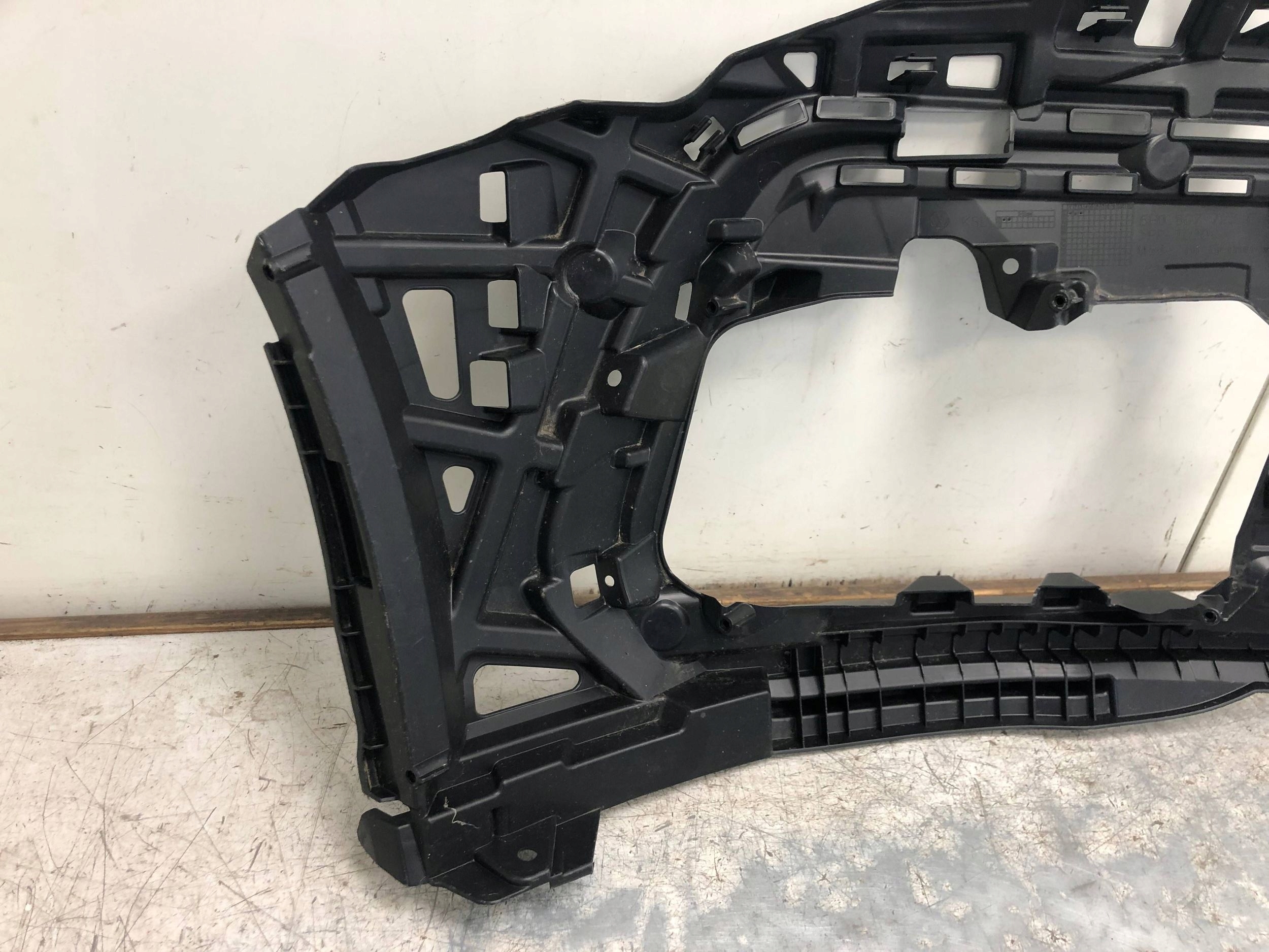 bumper bracket left front VW GOLF VIII GTI 5H0807723F