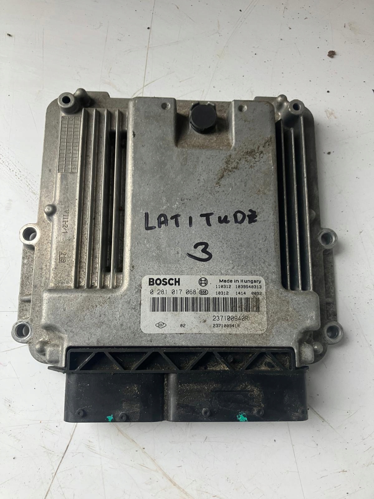 computer of the engine LATITUDE 3.0 DCI 237100940R 237100941R