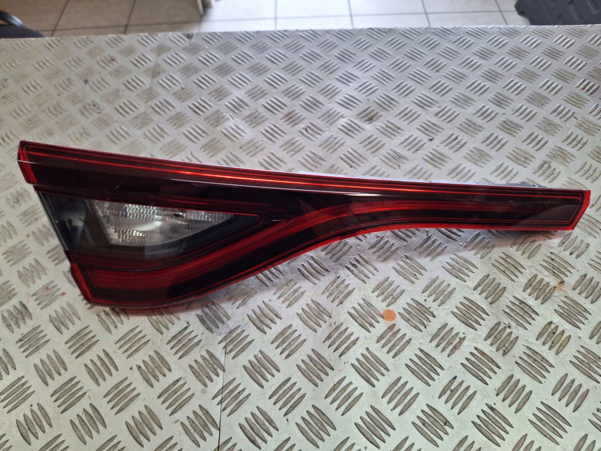 light rear left LED for the bonnet RENAULT ARKANA 2019R->