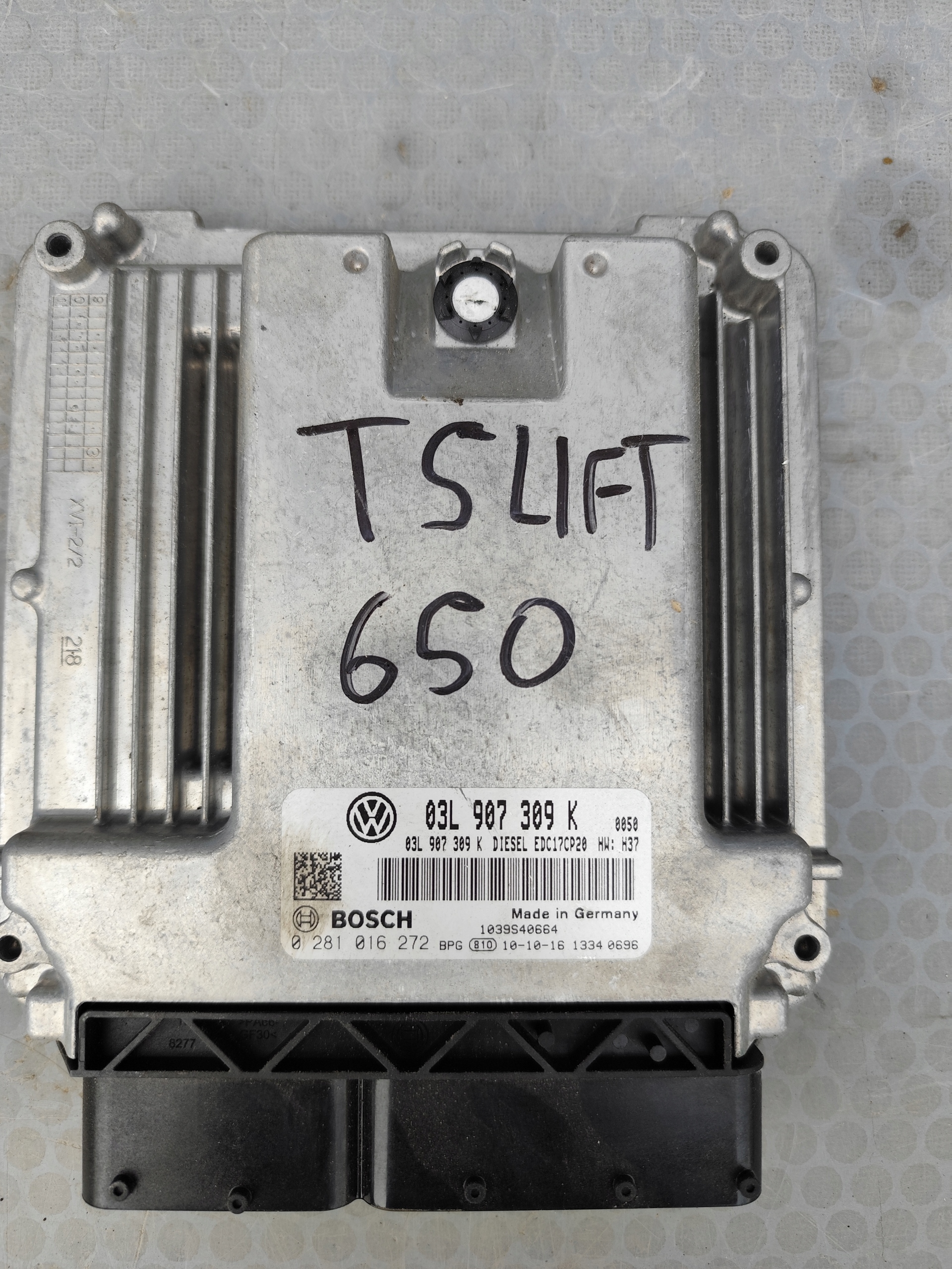 VW T5 LIFT 2.0 TDI control unit computer of the engine 03L907309K