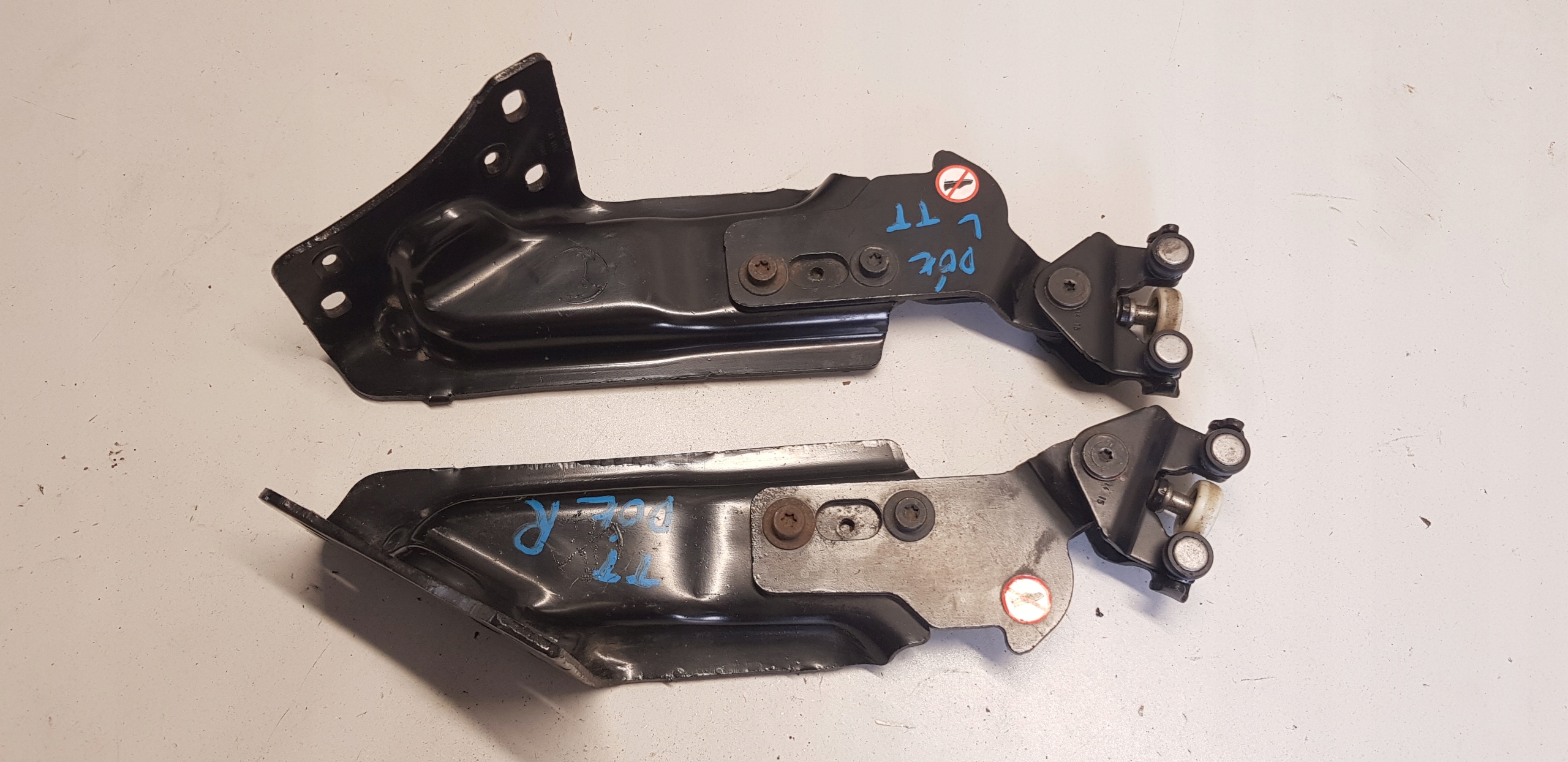 FORD TRANSIT CONNECT subframe PROWADNICA door left