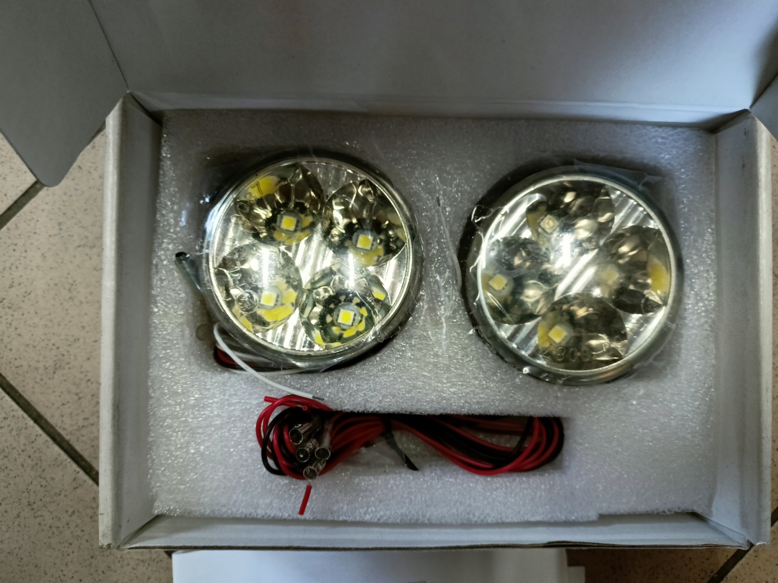 OKRĄGŁE ŚWIATŁA DO JAZDY DZIENNEJ LED DRL Numer katalogowy części LED DRL