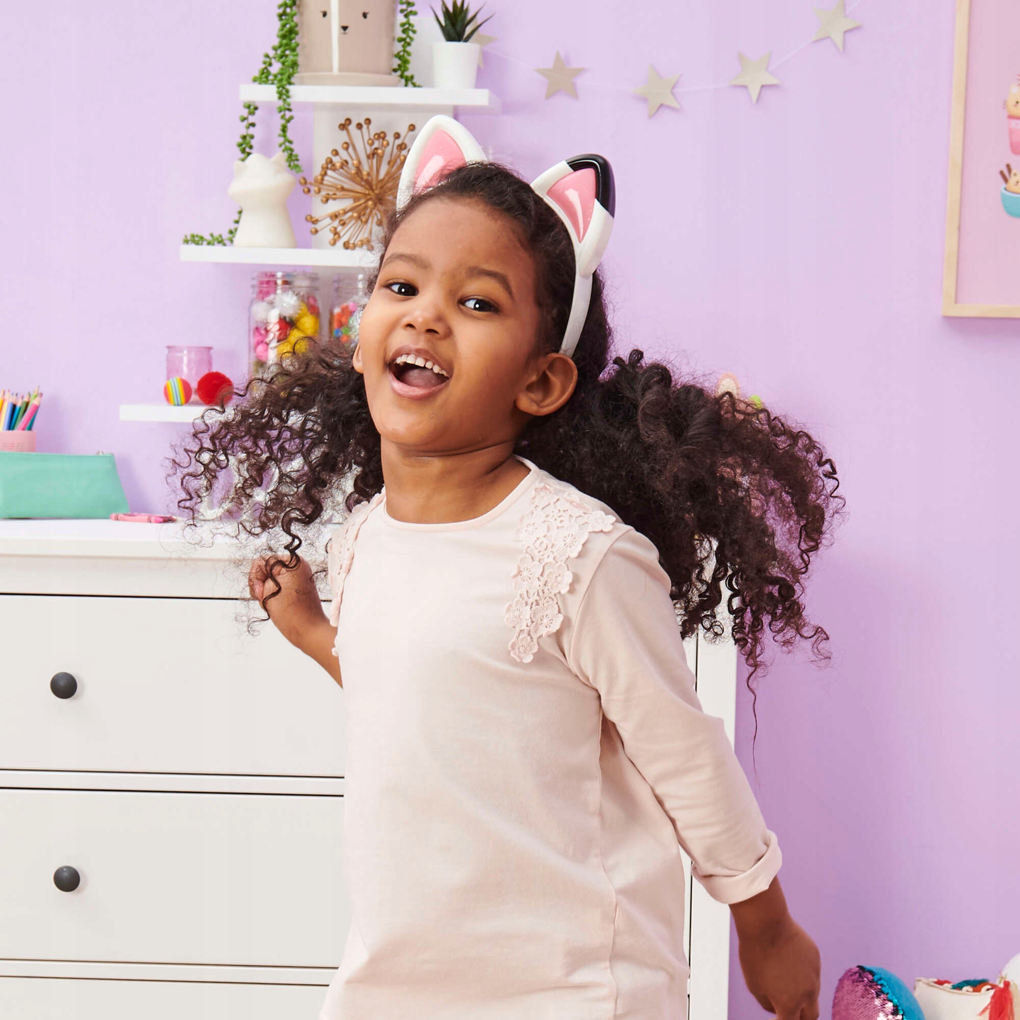 KOCI DOMEK GABI MAGICZNE KOCIE USZY OPASKA NA GŁOWĘ INTERAKTYWNA 10+ DŹW/ŚW Rodzaj kocie uszka