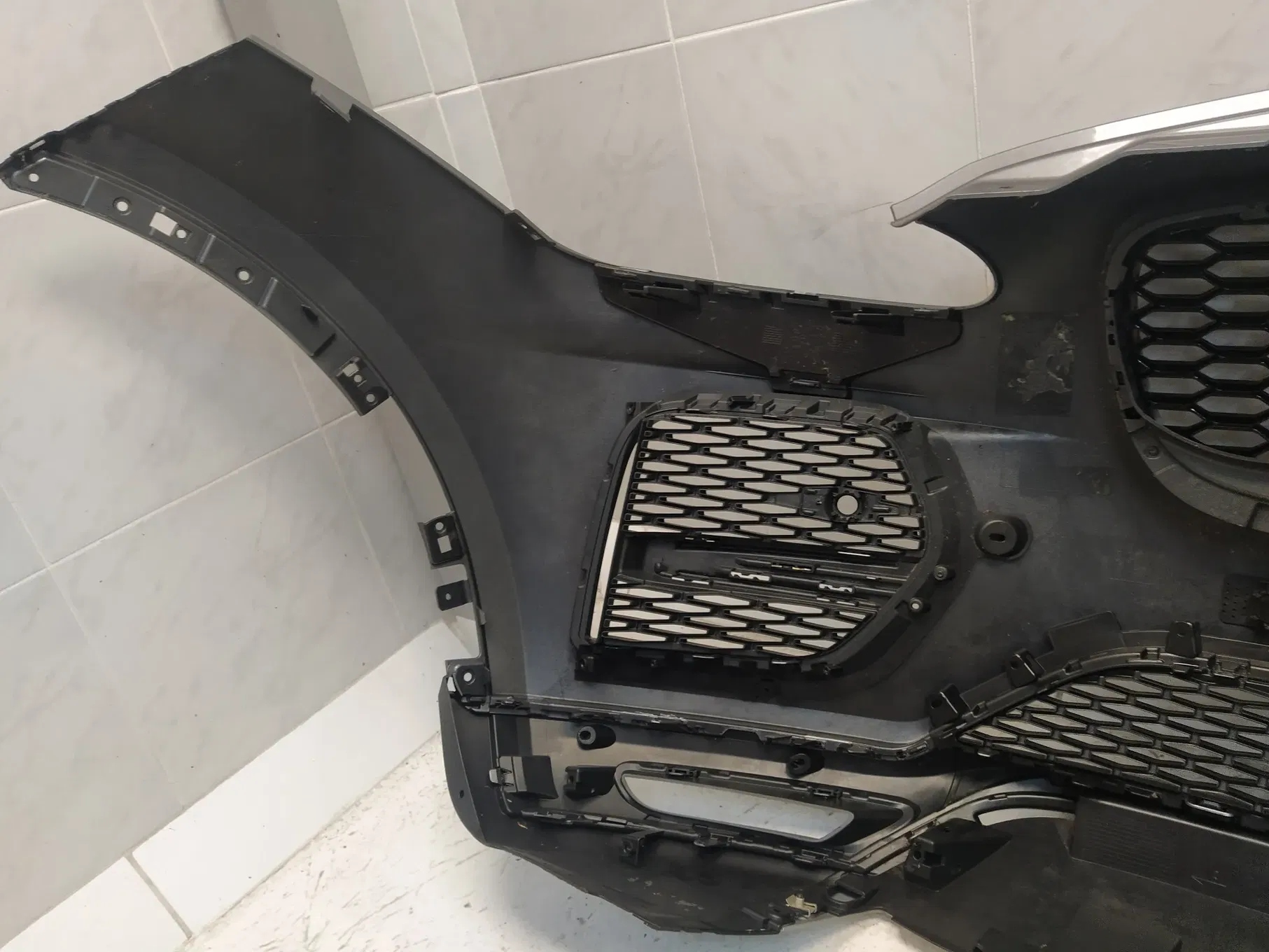 JAGUAR E-PACE X540 LIFT bumper front front 4XPDC RADAR grill logo